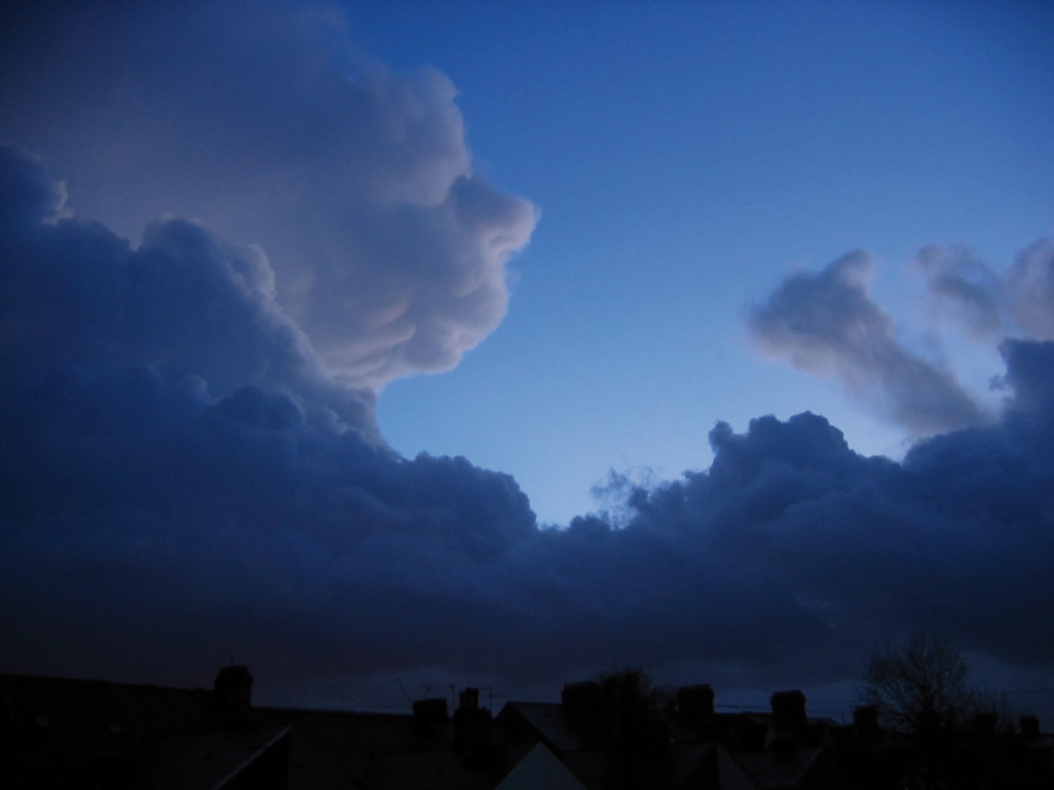 Wolken, die wie Dinge aussehen Wolken, die wie Dinge aussehen