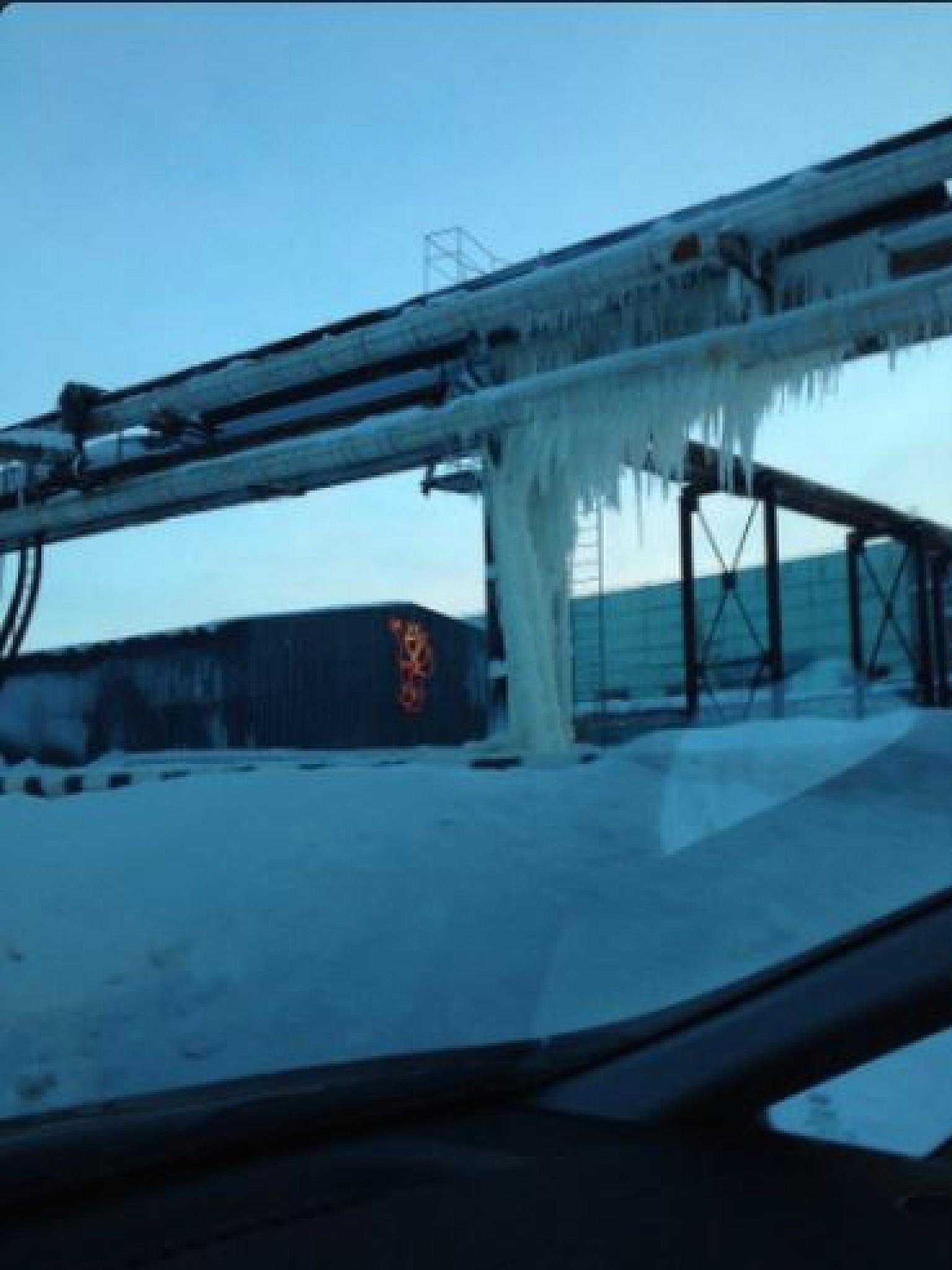 Stadt in Sibirien wird zu einem Eiswürfel Stadt in Sibirien wird zu einem Eiswürfel