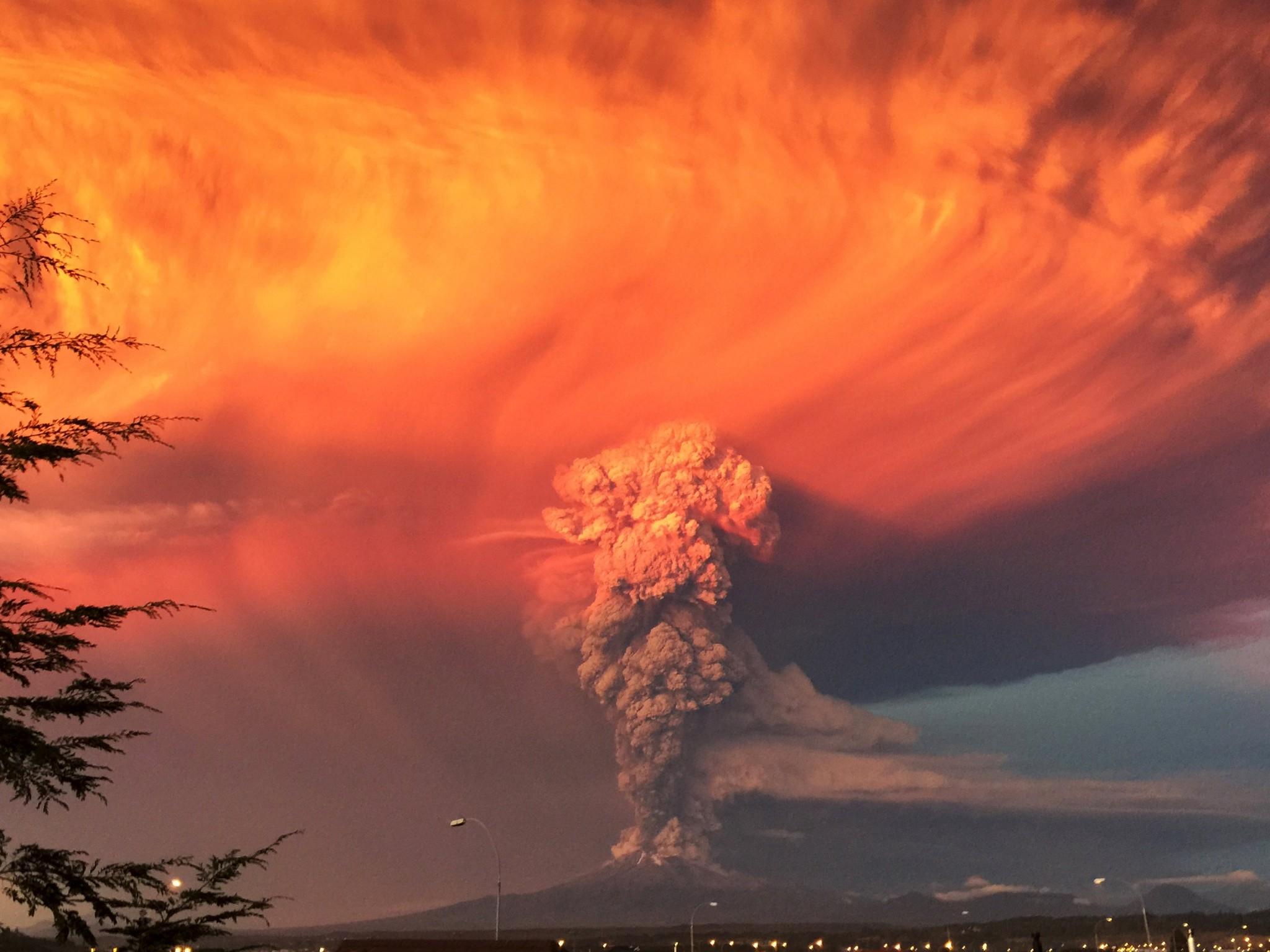 Wetter - Ausbruch Vulkan Calbuco Chile Vulkanausbruch - 23.4.2015 Wetter - Ausbruch Vulkan Calbuco Chile Vulkanausbruch - 23.4.2015