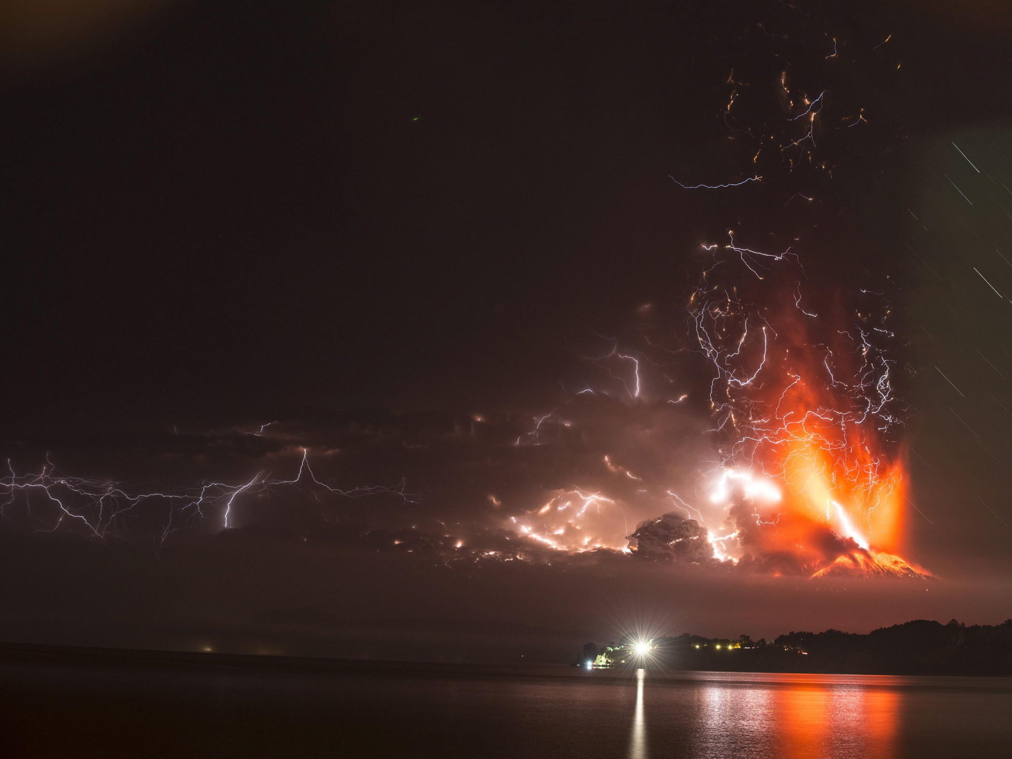 Wetter - Ausbruch Vulkan Calbuco Chile Vulkanausbruch - 23.4.2015 Wetter - Ausbruch Vulkan Calbuco Chile Vulkanausbruch - 23.4.2015