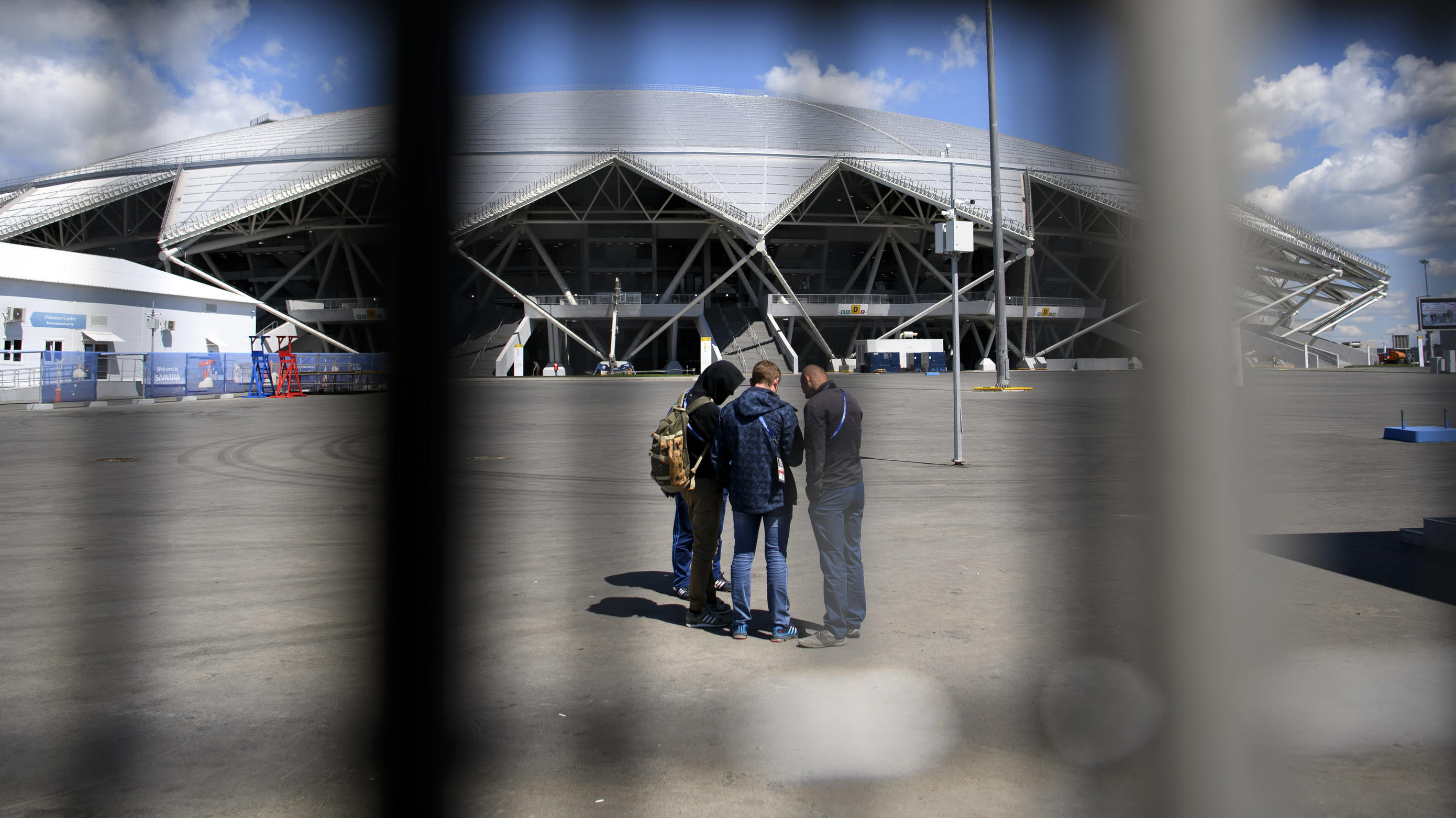 Die Wetterextreme und das Klima der Spielorte der WM 2018 in Russland 12.06.2018 Russland, Samara: Blick auf die neue Samara-Arena. In der Arena sollen Spiele der FIFA-Fußball-Weltmeisterschaft 2018 stattfinden. Foto: Laurent Gillieron/KEYSTONE/dpa +++ dpa-Bildfunk +++