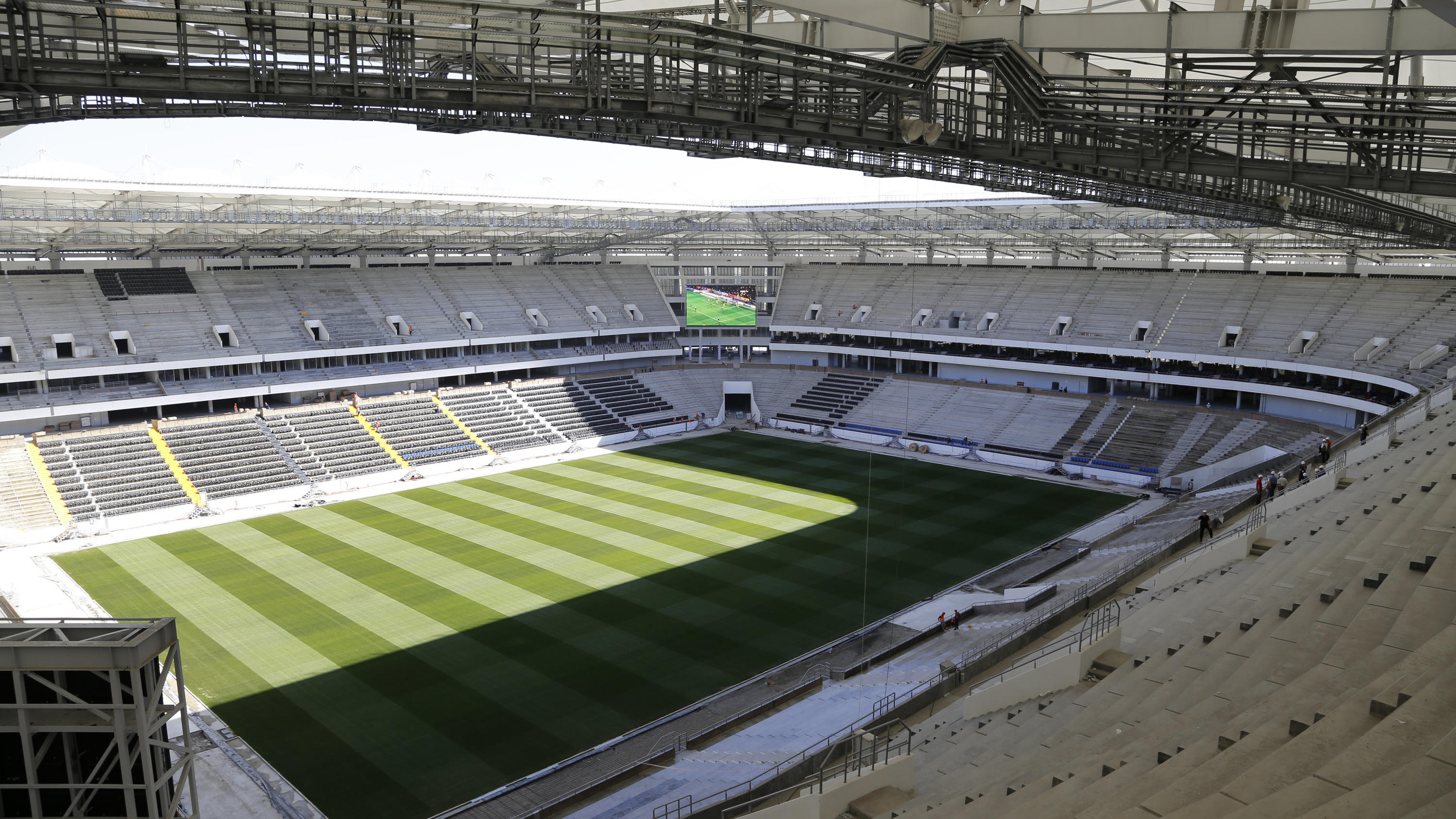 Die Wetterextreme und das Klima der Spielorte der WM 2018 in Russland ARCHIV - 21.09.2017, Russland, Rostow: Die Rostow-am-Don-Arena, das WM-Stadion der Stadt. In dem Stadion sollen Spiele der FIFA-Fußball-Weltmeisterschaft 2018 stattfinden. Einen Top-Club für die Nutzung nach der WM gibt es nicht. Foto: Uncredited/AP/
