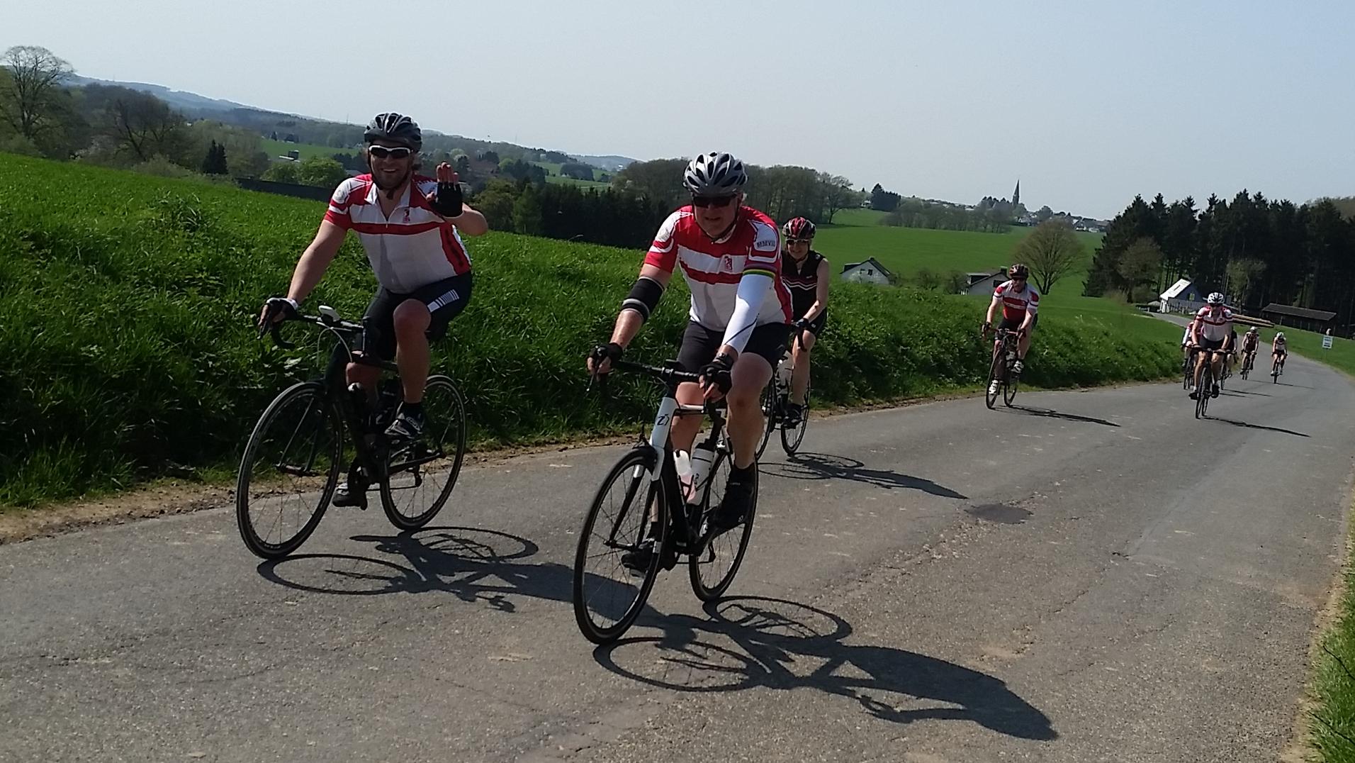 Tobis Radblog: Auf der sonnigen Seite der verregneten Straße Rennrad: Trainingslager im Bergischen Land