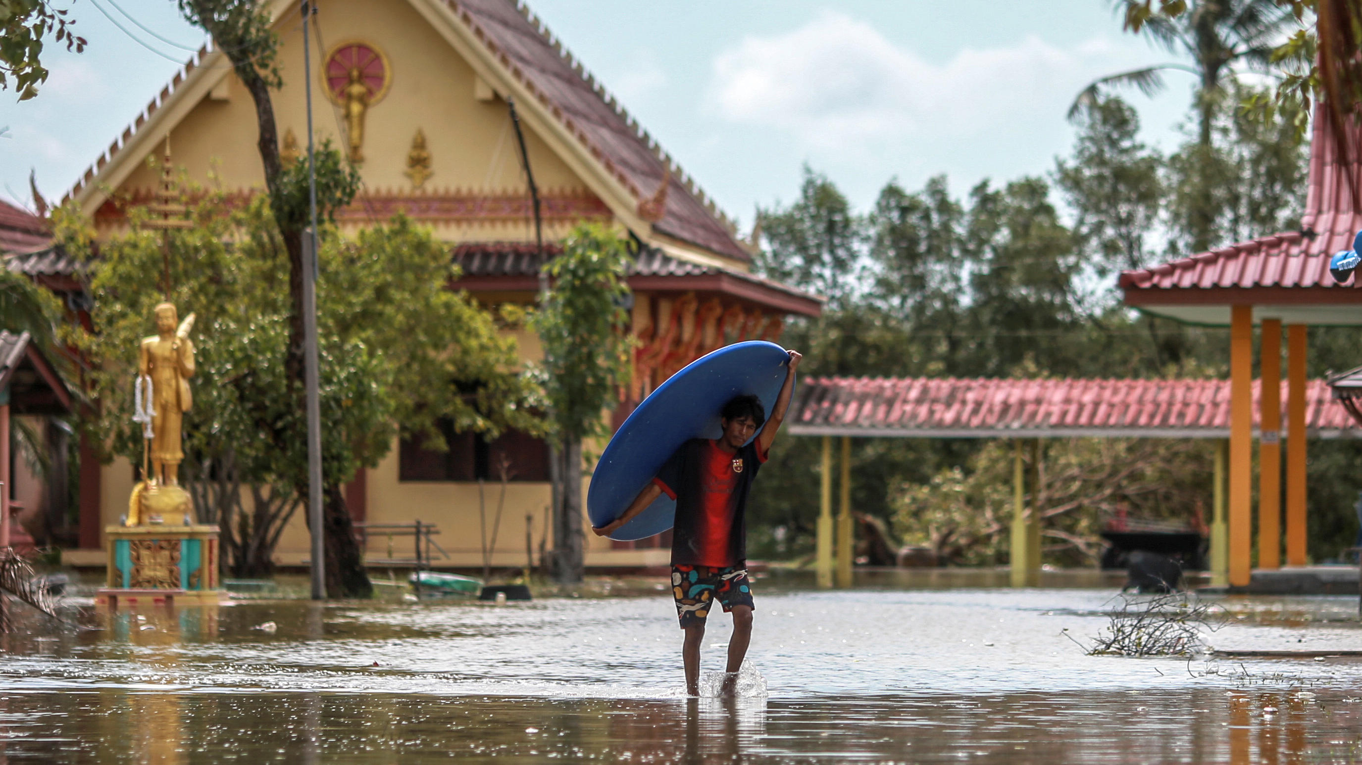 Tropensturm in Thailand: "Pabuk" nicht so schlimm wie befürchtet Thailand: Viele Straßen standen nach dem Tropensturm unter Wasser.