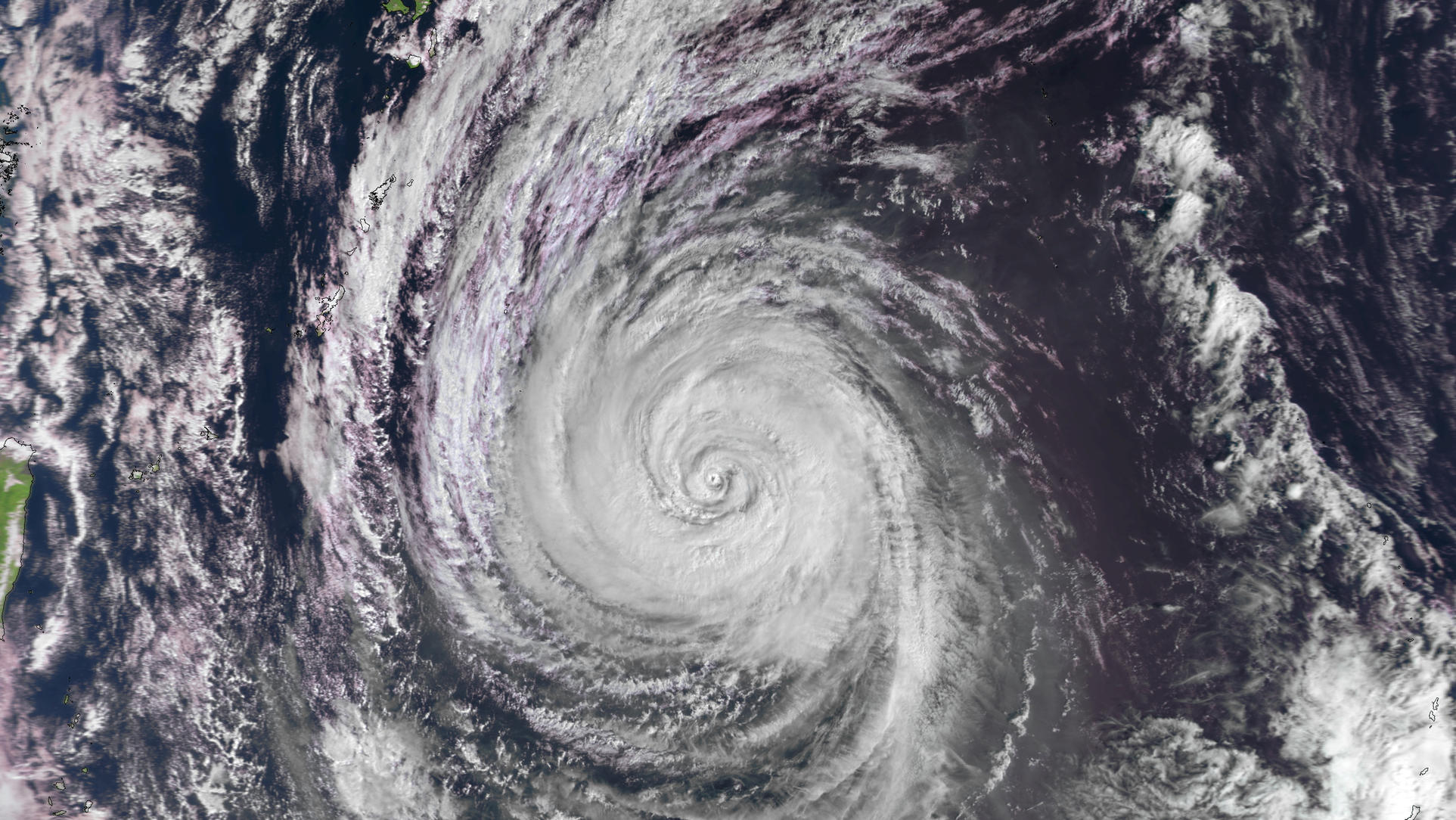 Wetterlexikon: AVHRR Satellitenaufnahme des Taifuns