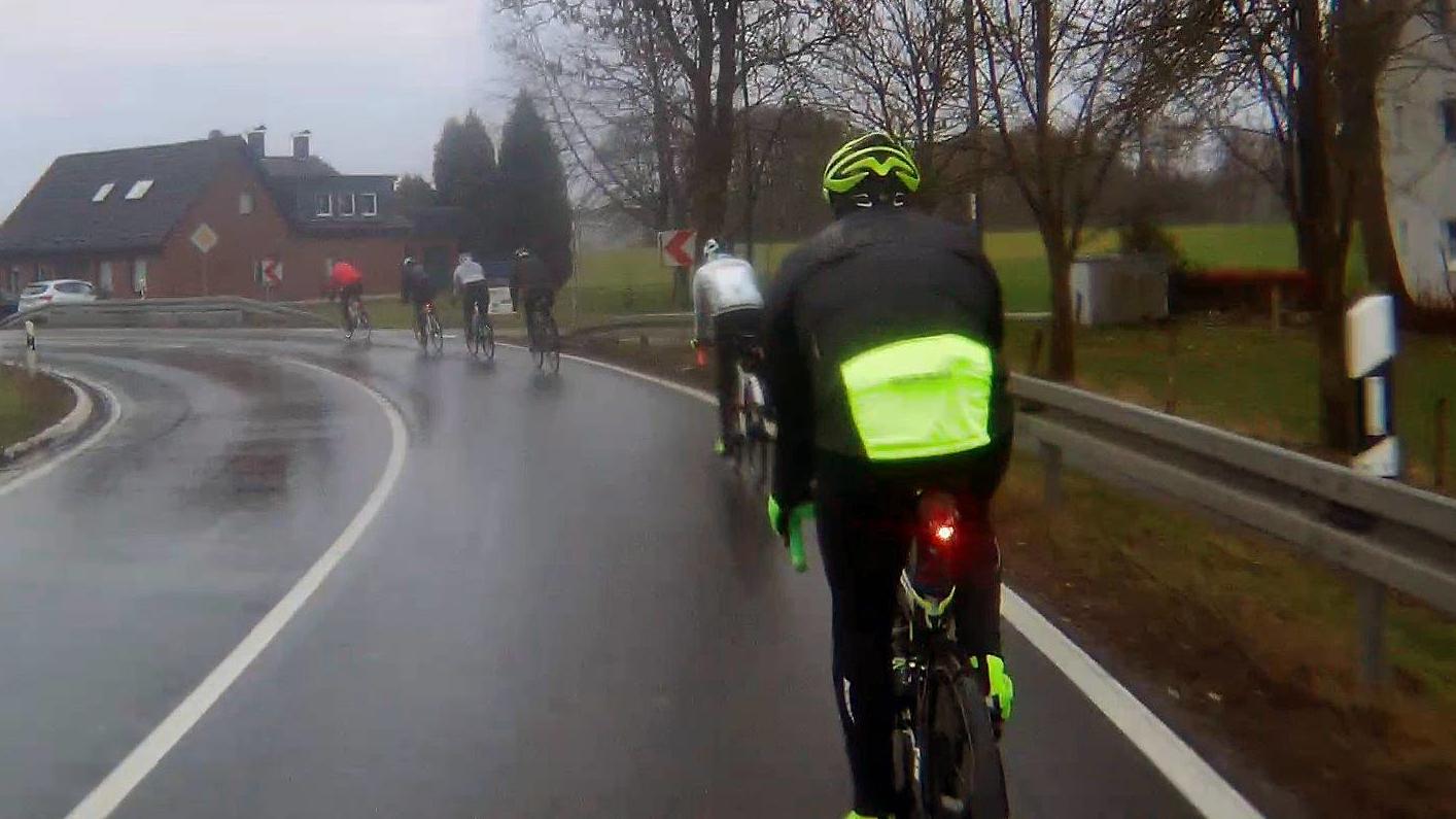 Tobis Radblog: Auf der sonnigen Seite der verregneten Straße Rennrad Wintertraining