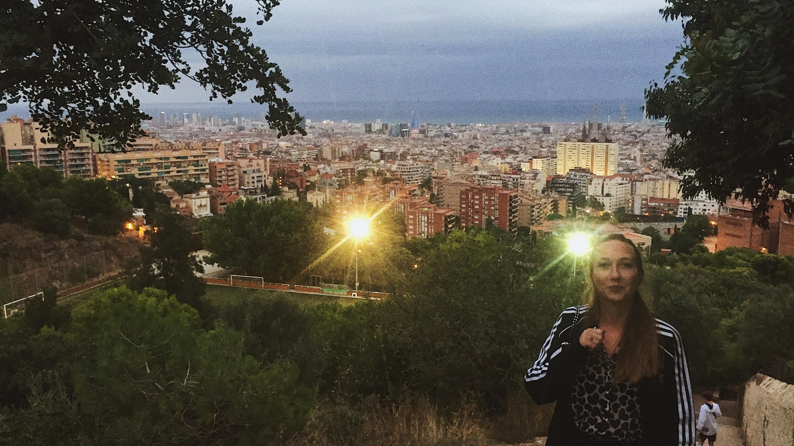 Ich reise gerne mit dem Flugzeug - und tue der Umwelt damit weh! Laura Waßermann in Barcelona