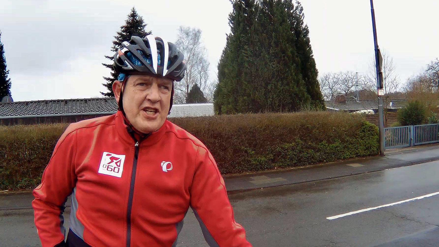 E-Bike: Warum sich ein Fahrsicherheitstraining lohnt Rennrad Wintertraining Trainer Peter Zaun