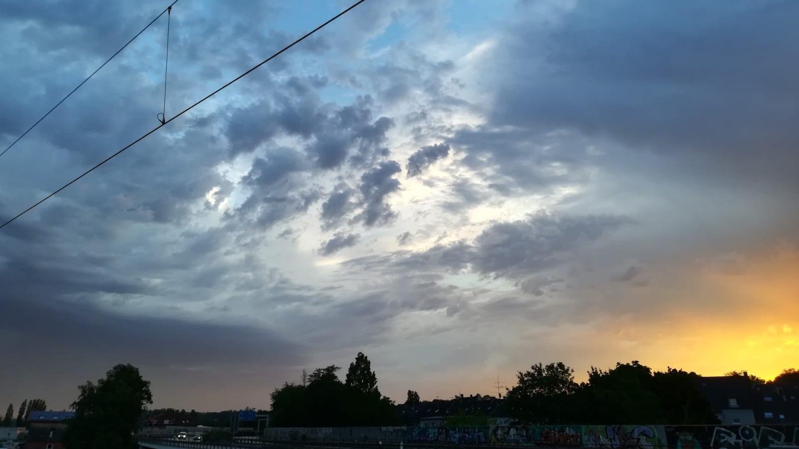 Kräftige Gewitter über Deutschland Bedrohliche Gewitterstimmung