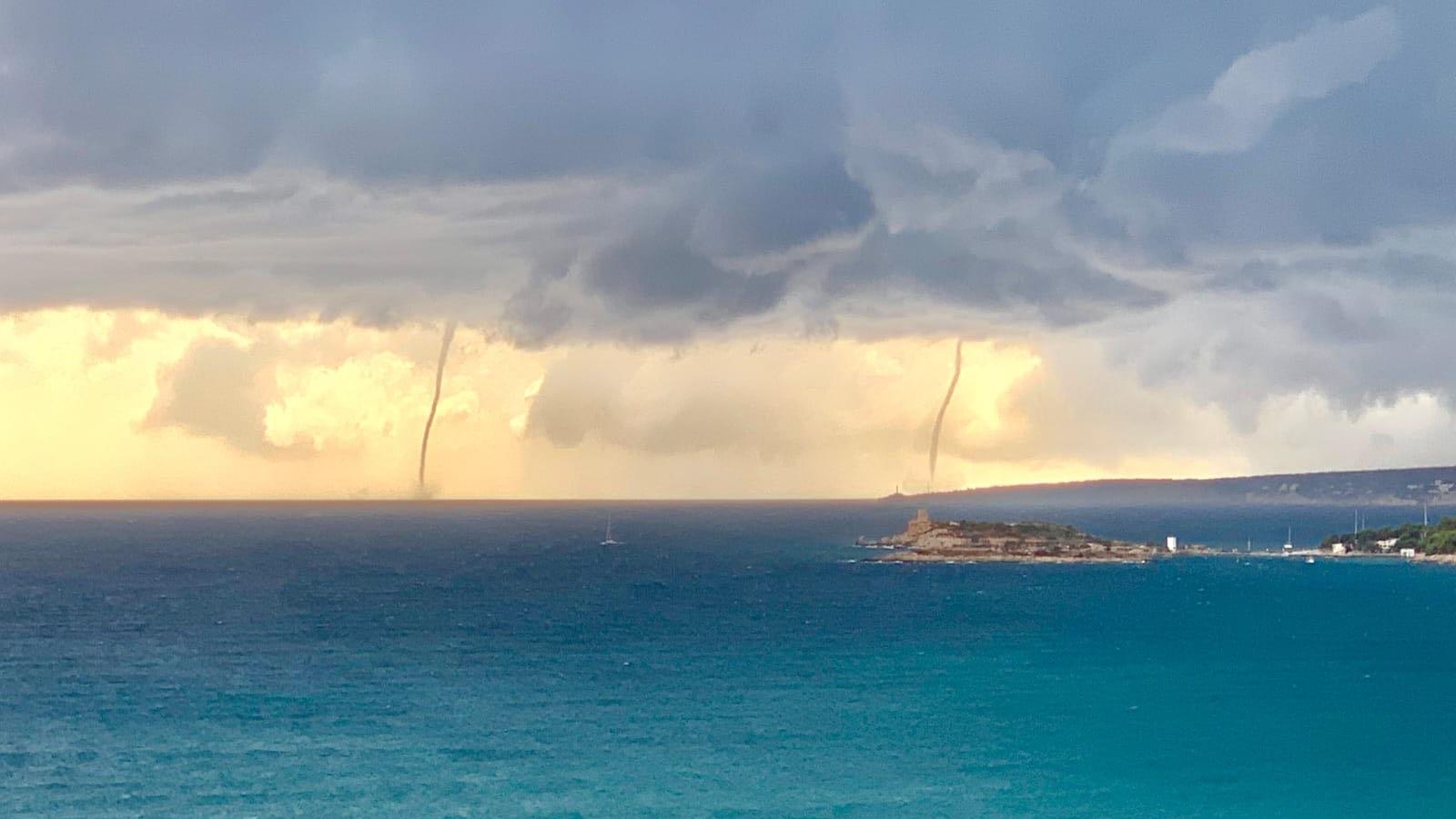 Mallorca: Zwei Tornados vor der Küste - Starkregen, Stürme und Hagel wüten auf Baleareninsel Tornados bei Mallorca