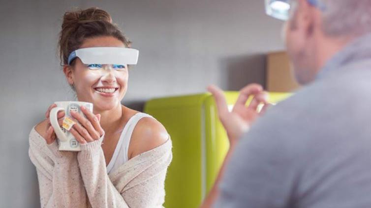 Dauermüde wegen Lichtmangel? Diese Tipps und Geräte helfen Tageslicht-Brille
