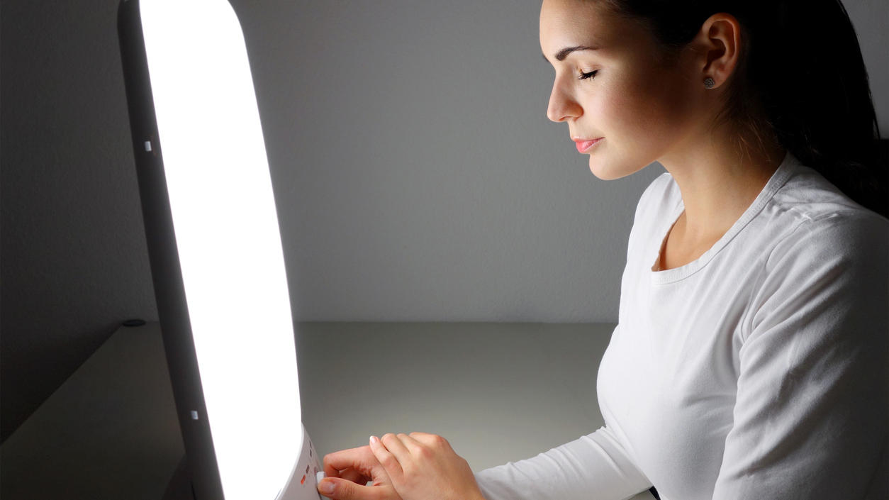 Dauermüde wegen Lichtmangel? Diese Tipps und Geräte helfen Dauermüde wegen Lichtmangel? Diese Tipps und Geräte helfen