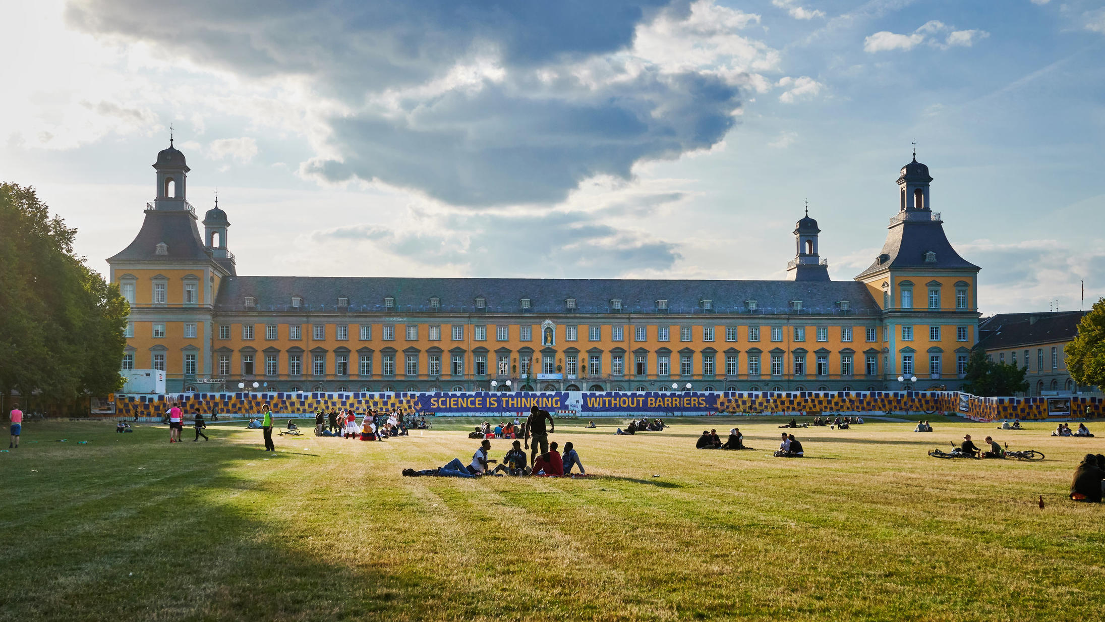 „Lonely Planet“-Reiseführer wählt deutsche Stadt zu den Topzielen 2020 Das Hauptgebäude der Bonner Universität.
