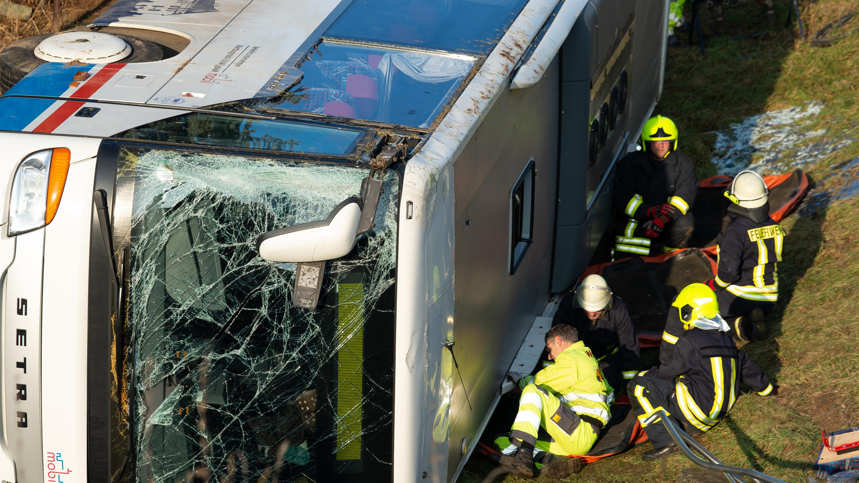 Zwei Kinder sterben bei Schulbus-Unfall in Thüringen: Schulbusunfall in Thüringen