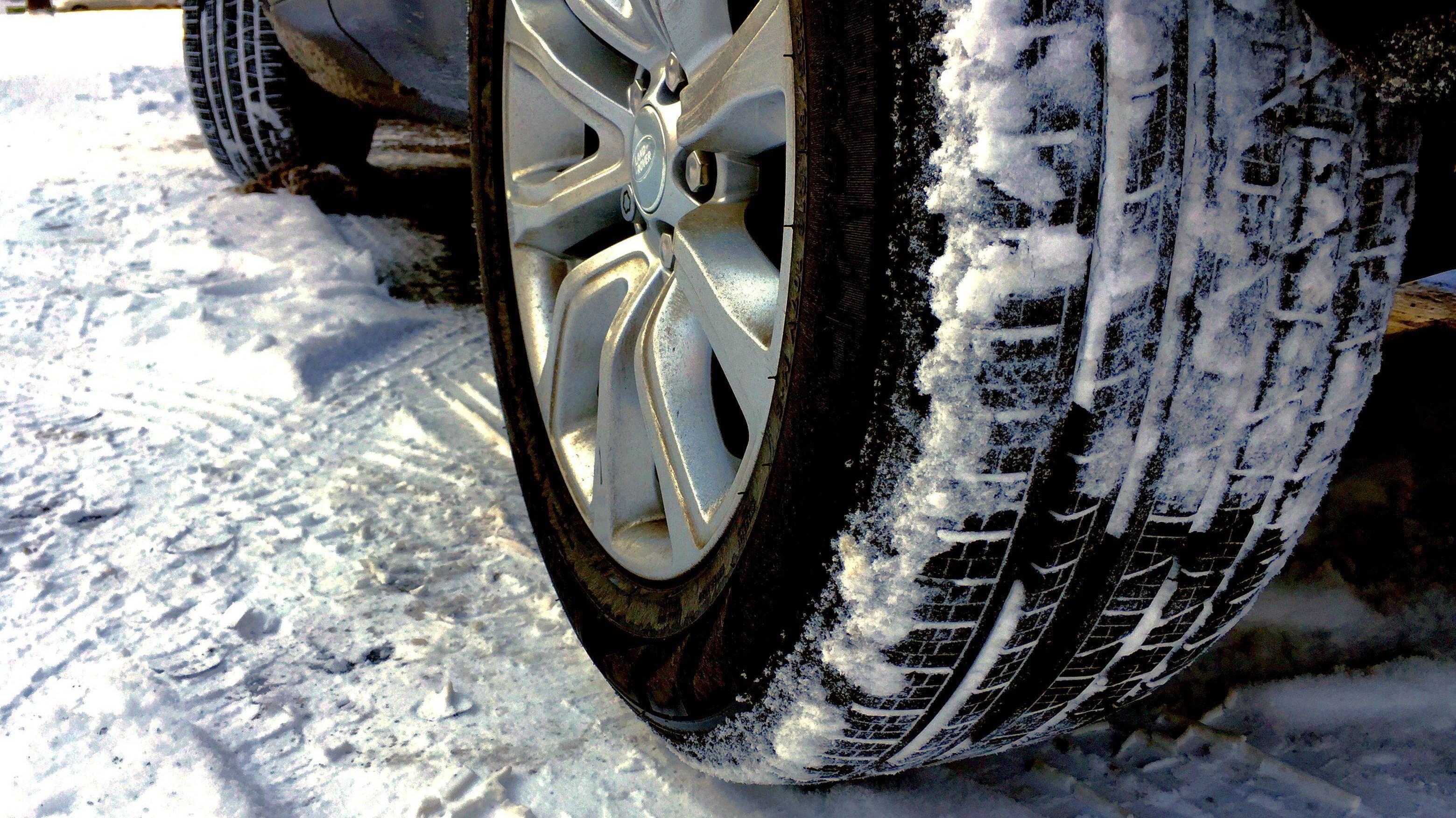 Monster-Tief und Mini-Blizzard Winterreifen gehören weiterhin dazu