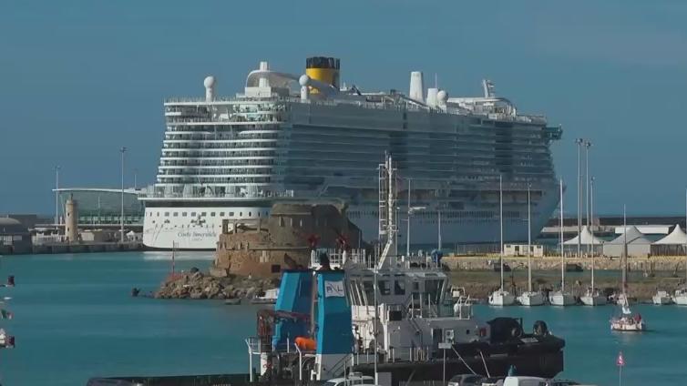 Coronavirus-Chronik Teil 1 Schiff im Hafen bei Rom