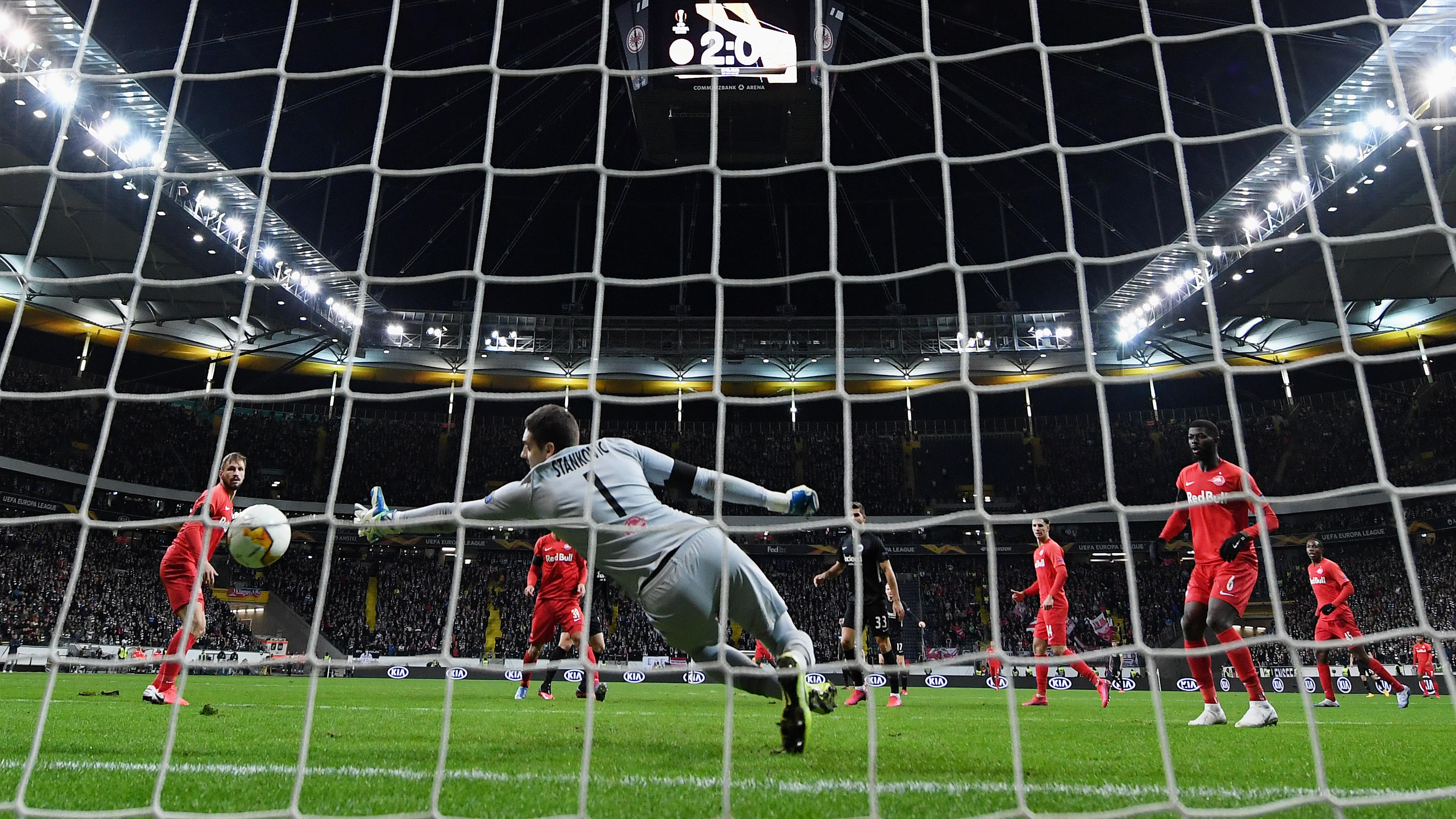 Unwetter Deutschland: Unfälle und Behinderungen durch Schneetief Bianca FRANKFURT AM MAIN, GERMANY - FEBRUARY 20: Daichi Kamada of Frankfurt scores his team's third goal during the UEFA Europa League round of 32 first leg match between Eintracht Frankfurt and FC Red Bull Salzburg at Commerzbank Arena on February 20, 2020