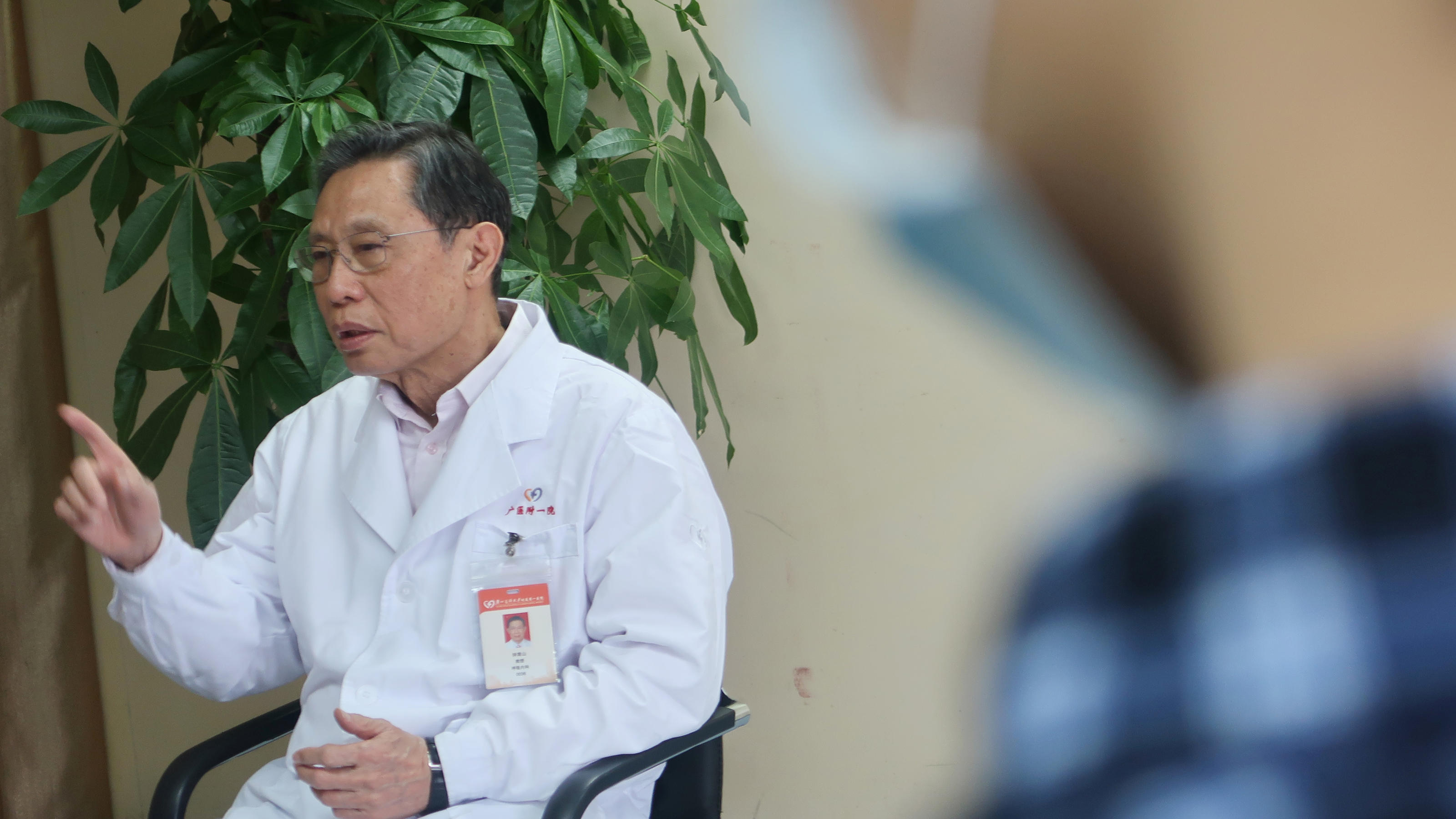 Verschweigt China eine zweite Corona-Welle? Zhong Nanshan während eines Interviews.