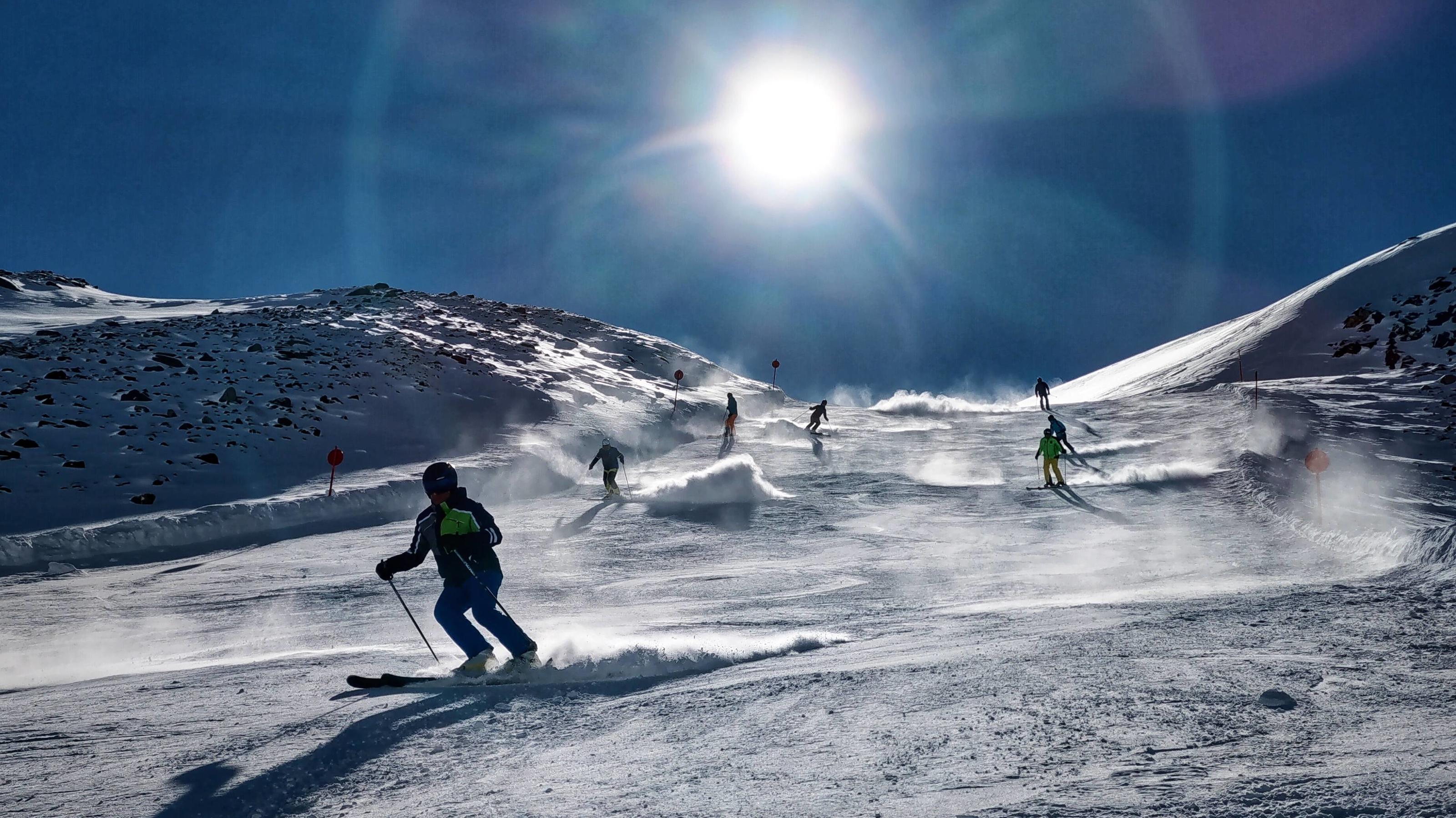 Selbst ein mieser Sommer hilft den Gletschern in den Alpen nicht Neustift Stubaital, Tirol