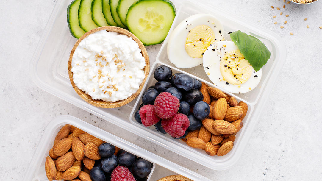 Mit Fitness-Videos in zwei Wochen zur Traumfigur? Eiweiß-Snacks für den Alltag