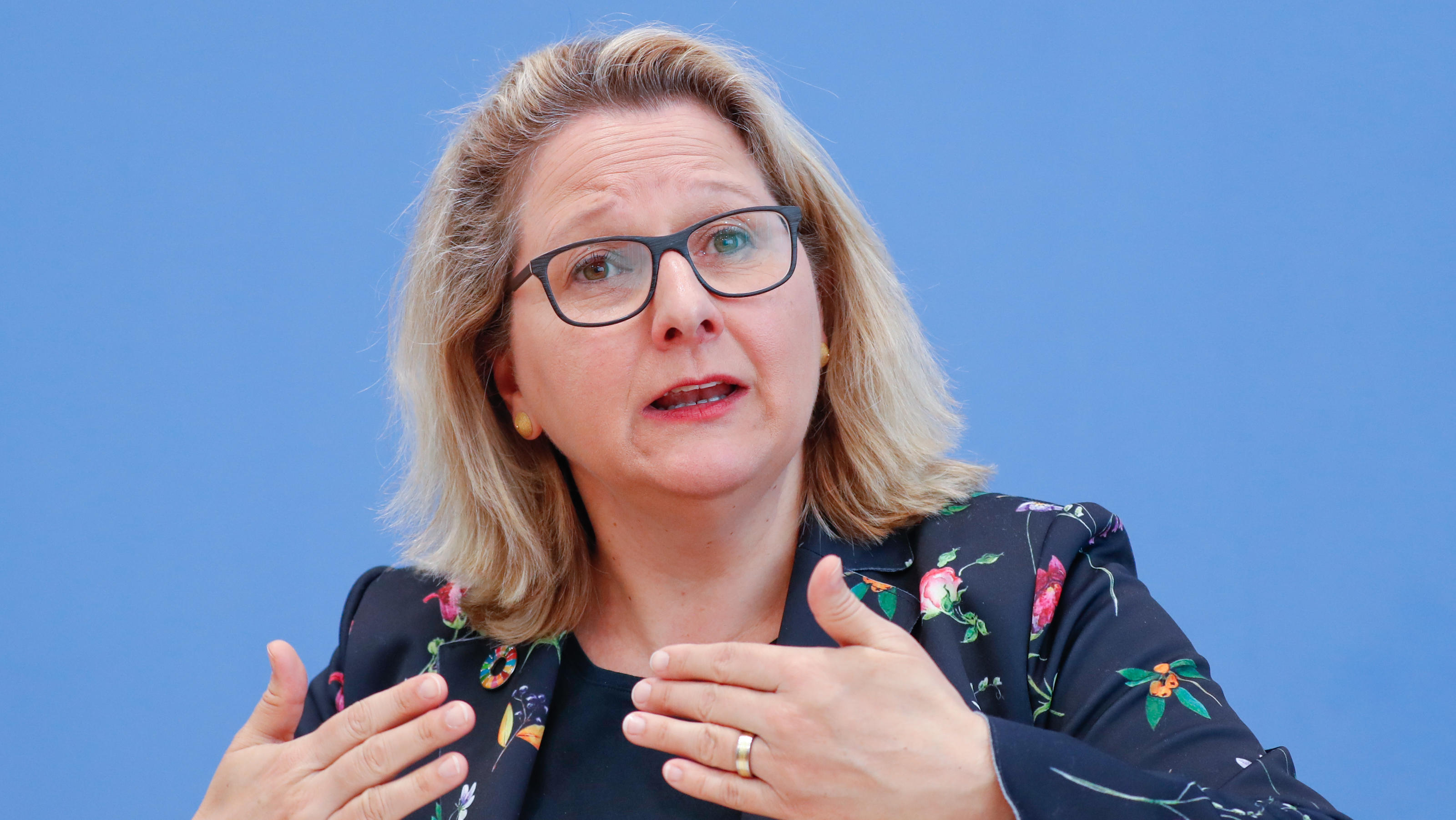 COVID-19 nur ein Vorgeschmack? German Environment Minister Svenja Schulze attends a news conference, on the coronavirus disease (COVID-19), in Berlin, Germany, April 2, 2020. REUTERS/Fabrizio Bensch