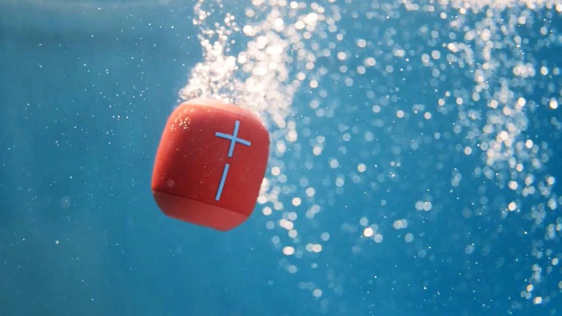 Wasserfeste Technik: Diese Gadgets überleben jeden Badespaß Lautsprecher