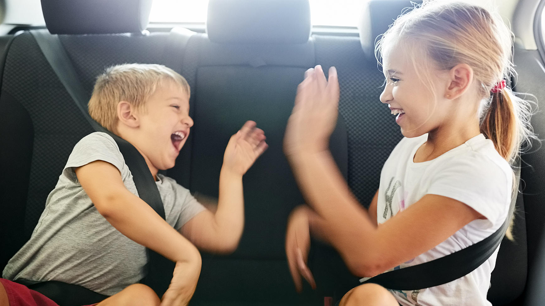 Lange Autofahrt mit Kindern: 9 Tipps, mit denen alle entspannt bleiben! Tipps: Richtig verreisen mit Kindern
