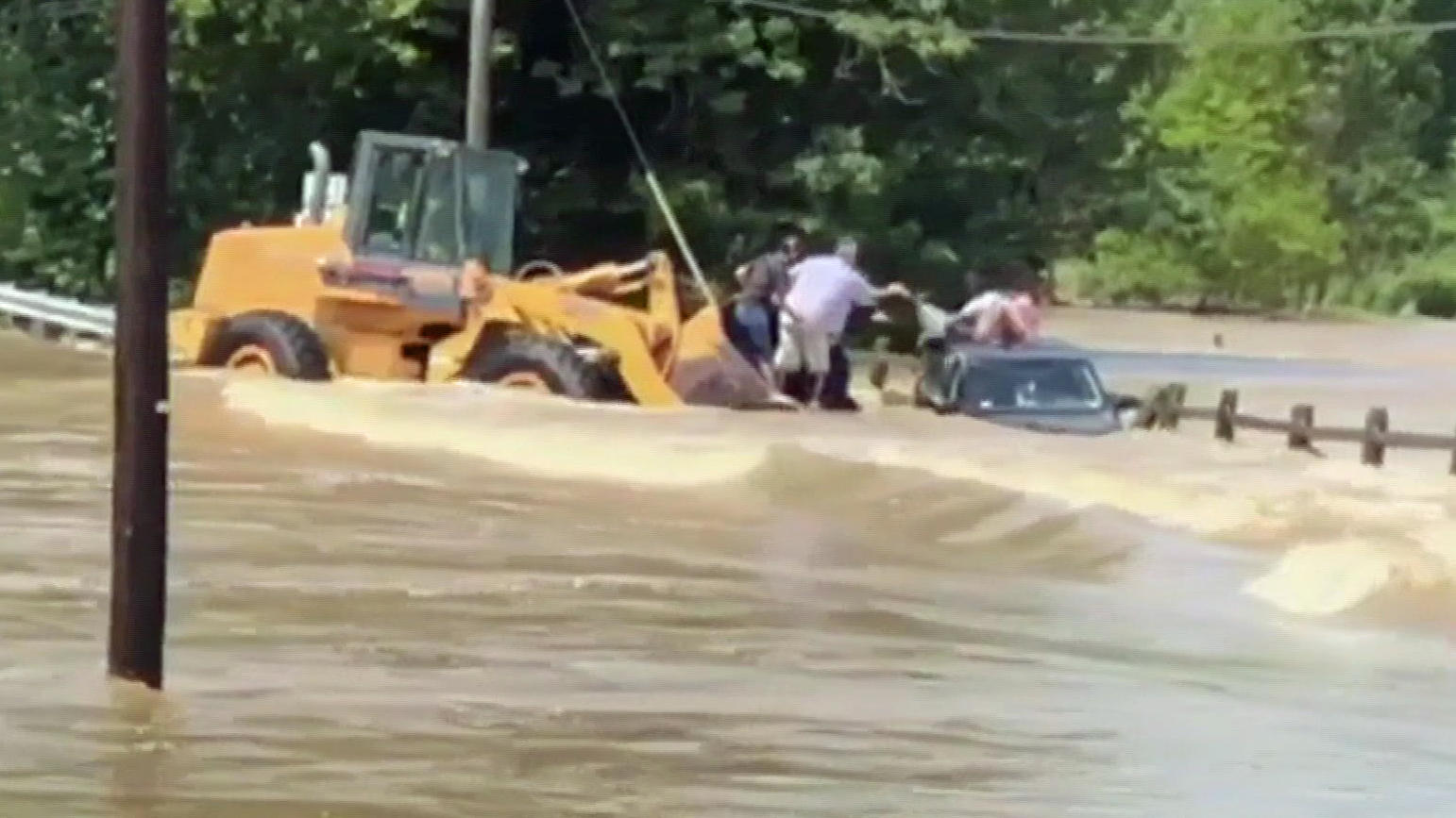 Pennsylvania: Vater mit vier Kindern aus reißendem Fluss gerettet Rettung
