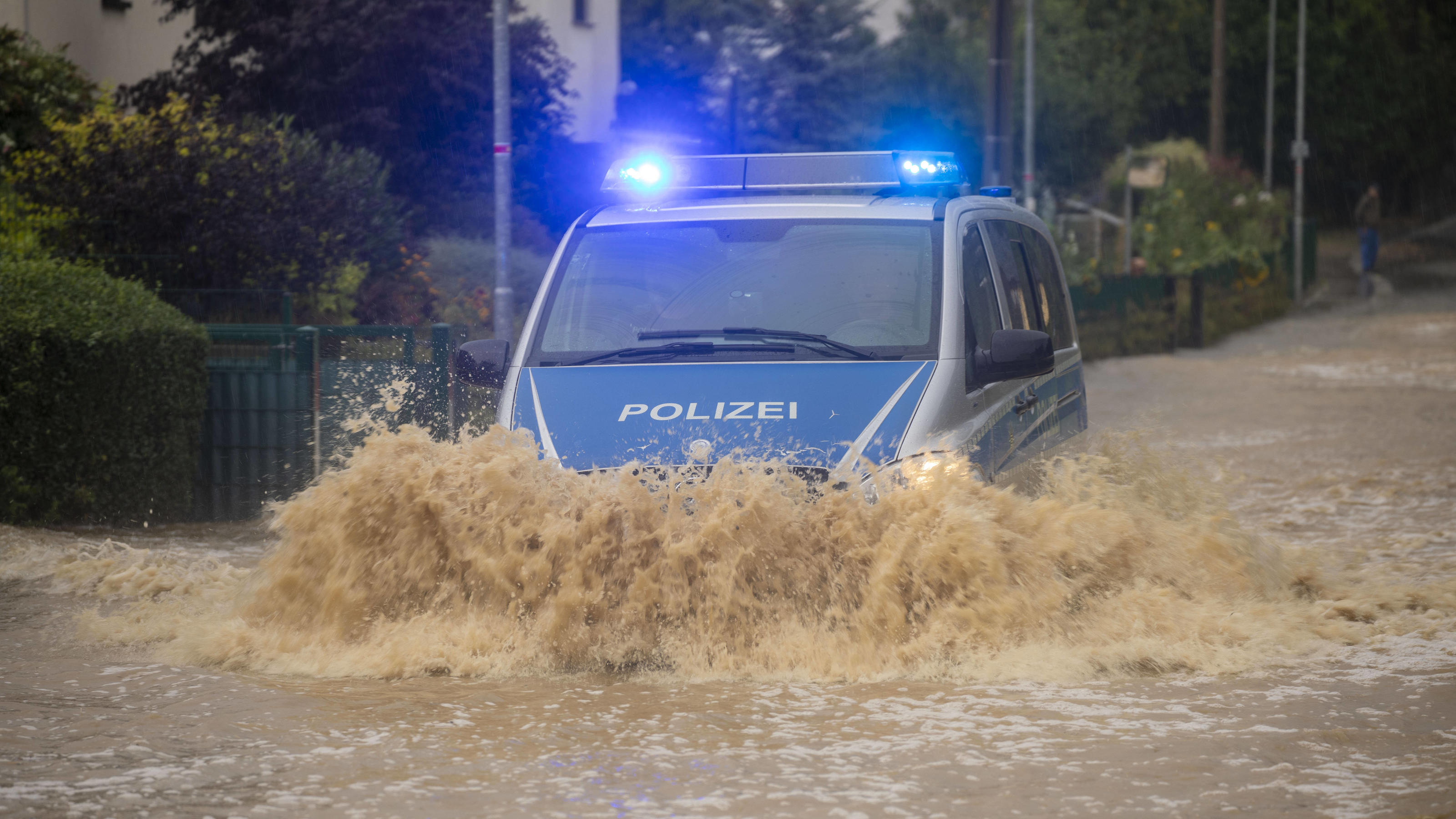 30++ Unwetter jena heute bilder , Die Unwetter am Samstag Gewitter mit Starkregen überfluten Straßen und