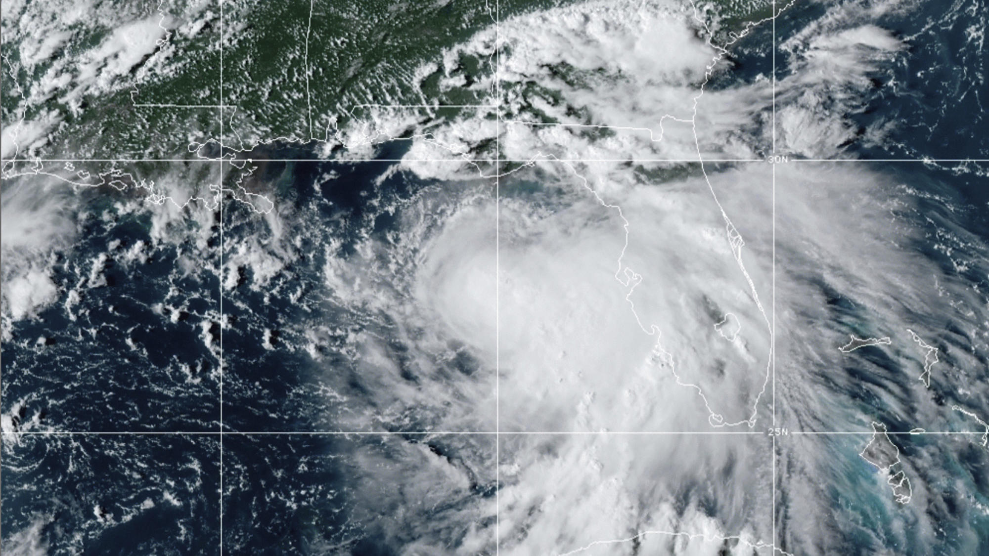 Hurrikan-Alarm in den USA: Sally zwingt Bundesstaaten in den Notstand This satellite photo provided by the National Oceanic and Atmospheric Administration shows Tropical Storm Sally, Sunday, Sept. 13, 2020, at 2050 GMT. Sally churned northward on Sunday, poised to turn into a hurricane and send a life-threatening storm