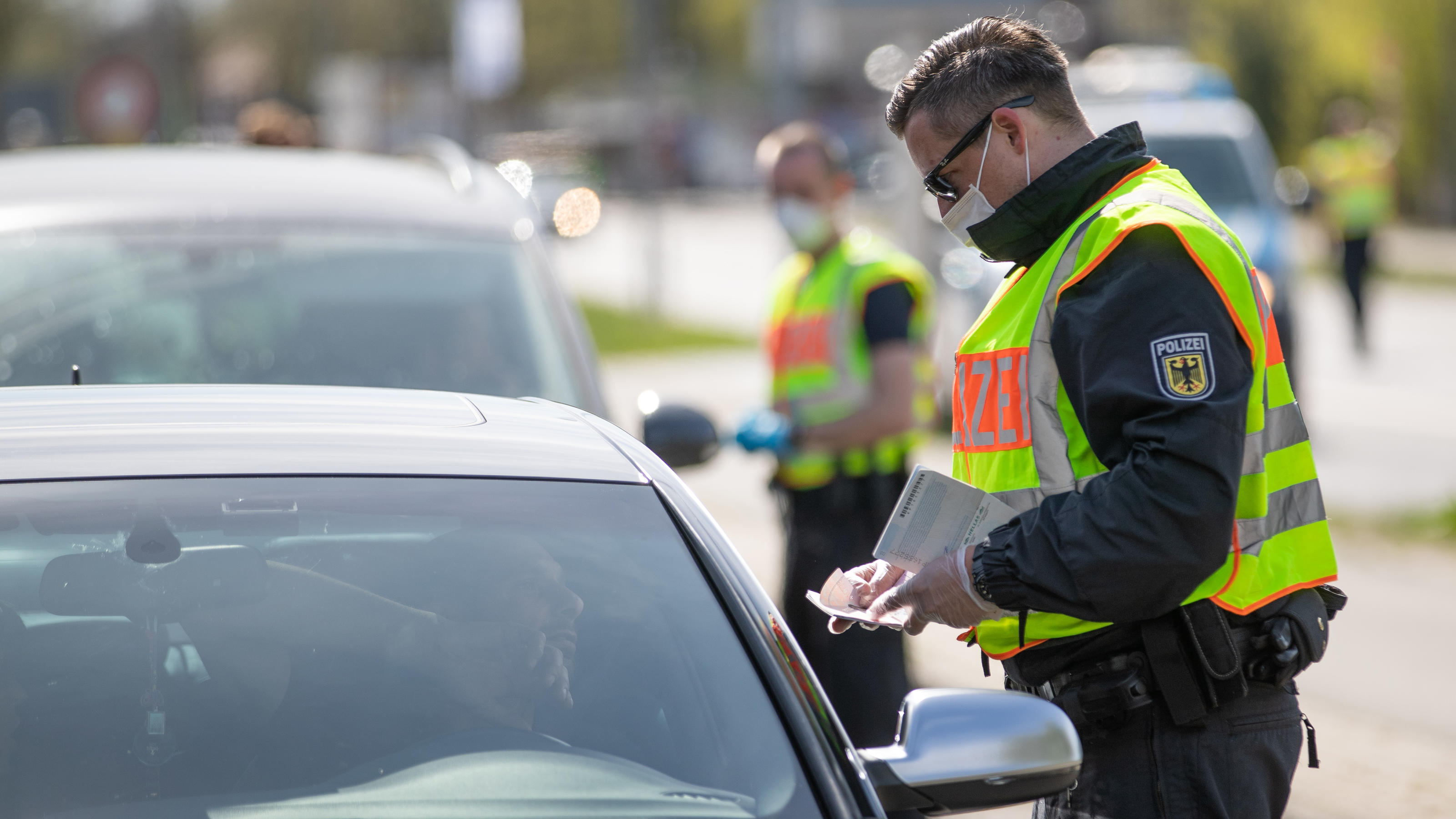 Nachbarländer mit Reisewarnungen: Wie werden Tagestouristen kontrolliert? Grenzkontrolle in Corona-Zeit