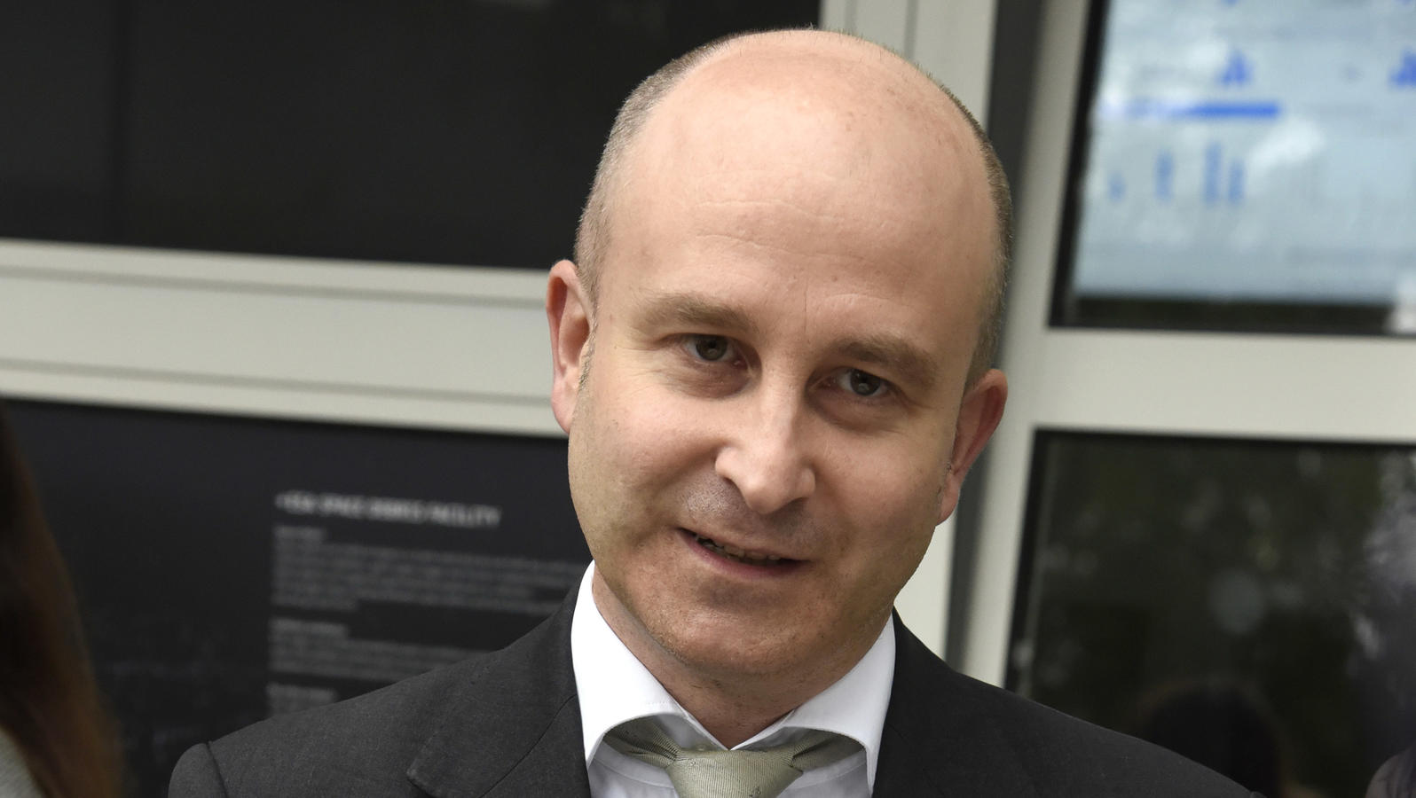 Weltraumschrott: Satellit und Raketenstufe fliegen aufeinander zu Holger Krag ist Leiter des Büros für Weltraumrückstände bei der Europäischen Weltraumbehörde (ESA).