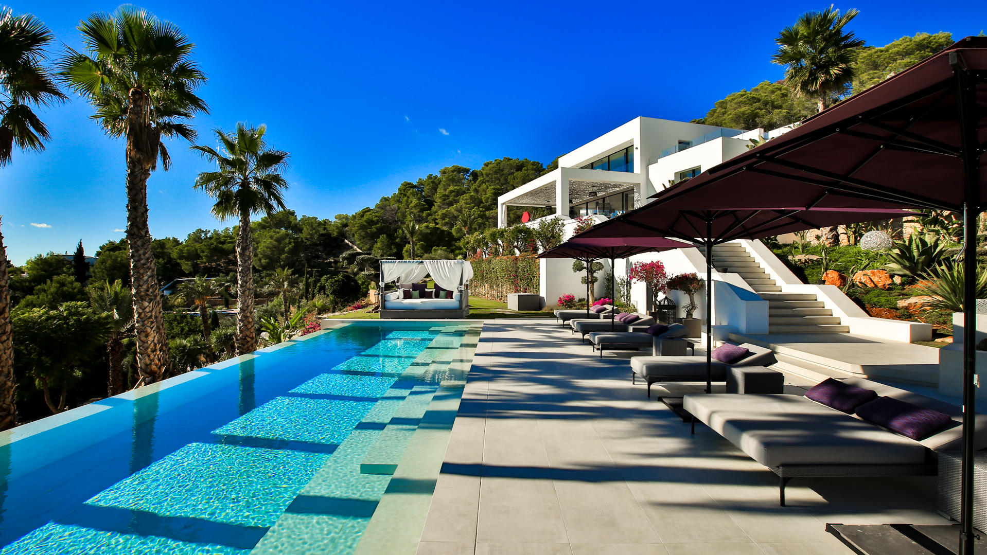 Geniale Aktion: Corona-Helfer bekommen Urlaub auf Ibiza geschenkt Villa Wave