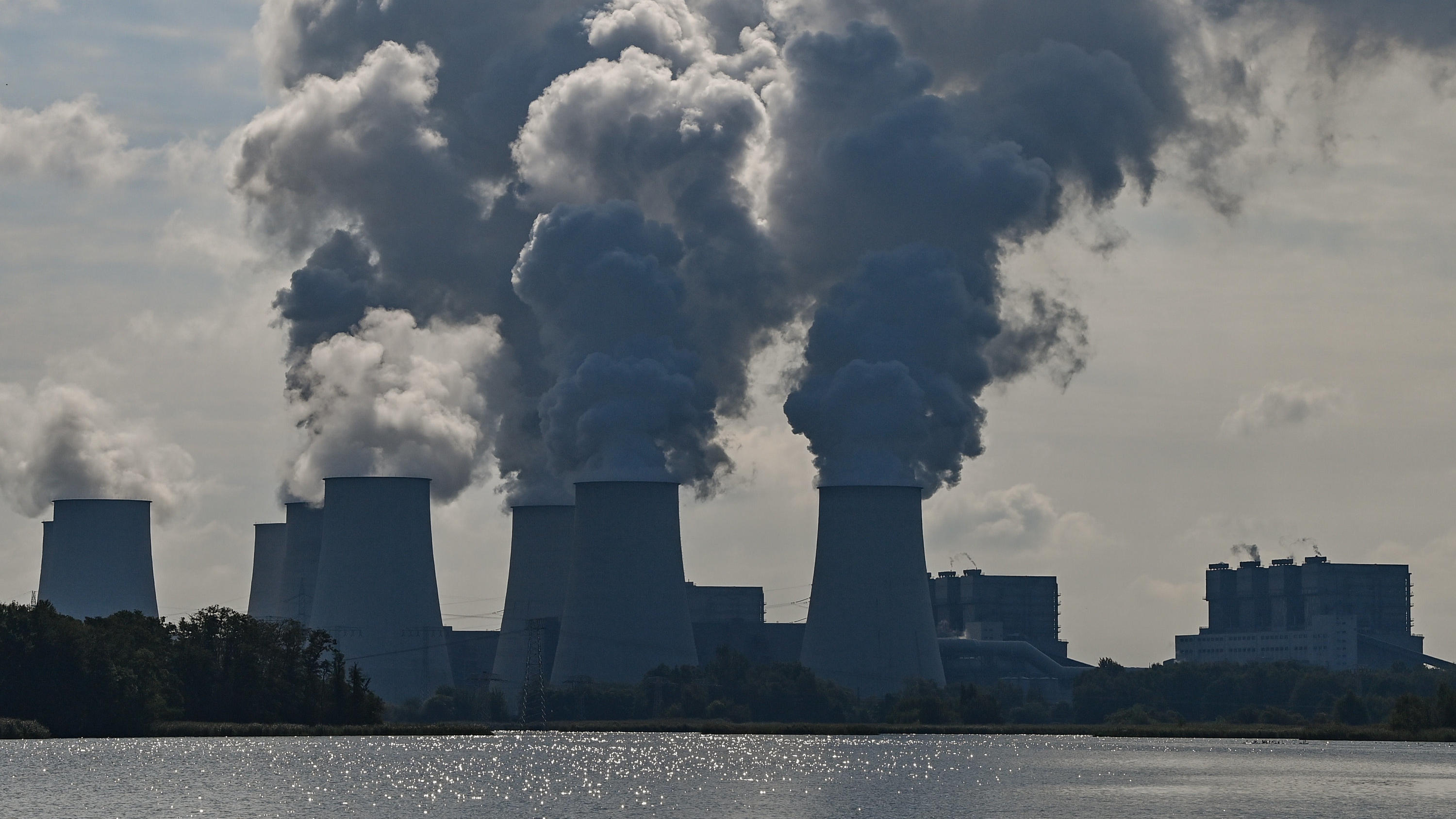 Erschütternde Botschaften der Wetter-Organisationen Die Verbrennung von Kohle setzt enorm viel CO2 frei.