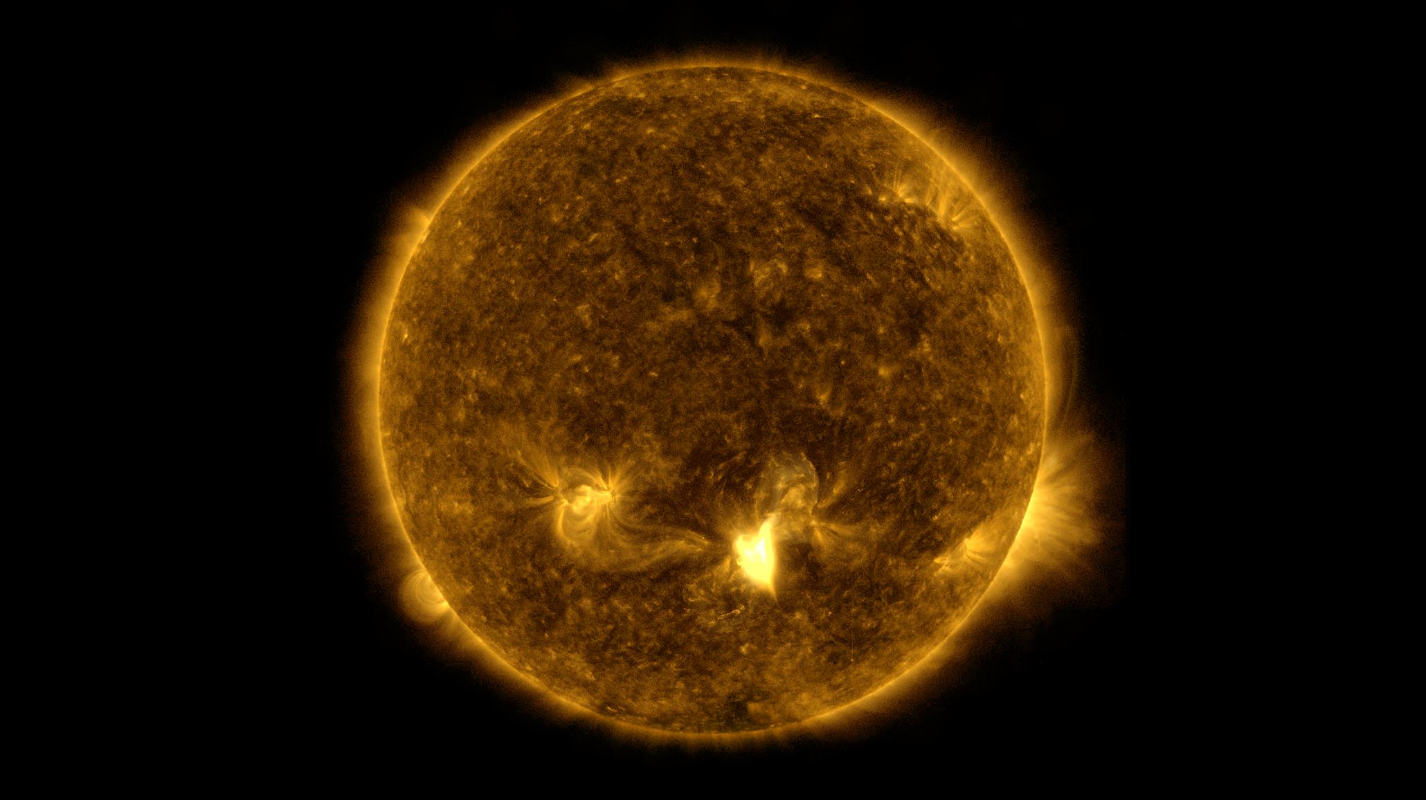 Sonnensturm trifft Erde: Droht uns der totale Blackout? Die Aktivität der Sonne schwankt, mal gibt es kräftige Sonnenstürme, dann ist sie wieder ruhig.