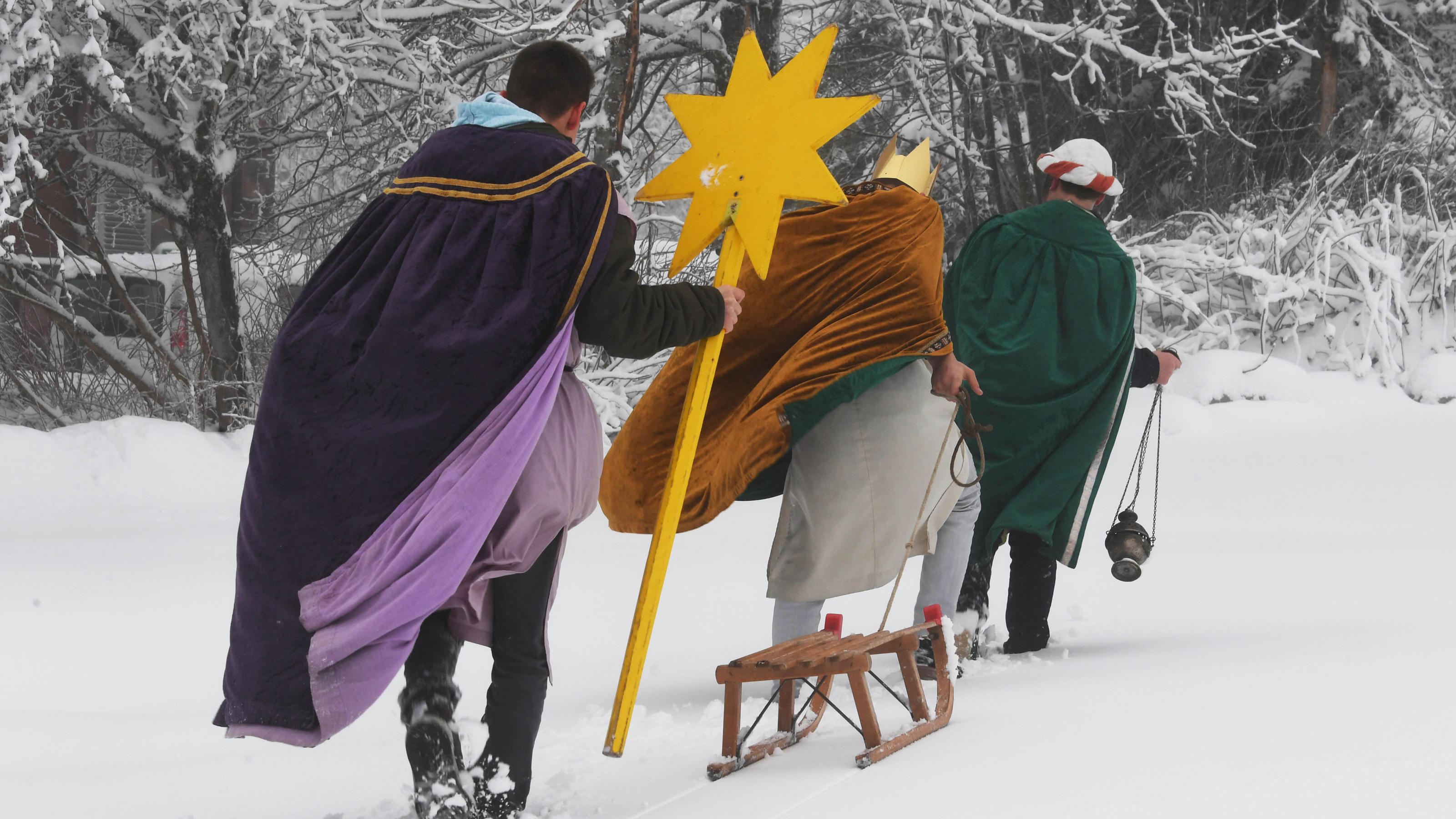 Letzte Chance den Stern von Bethlehem am Nachthimmel zu sehen Stern Heilige drei Könige Geschenke Weihnachten.