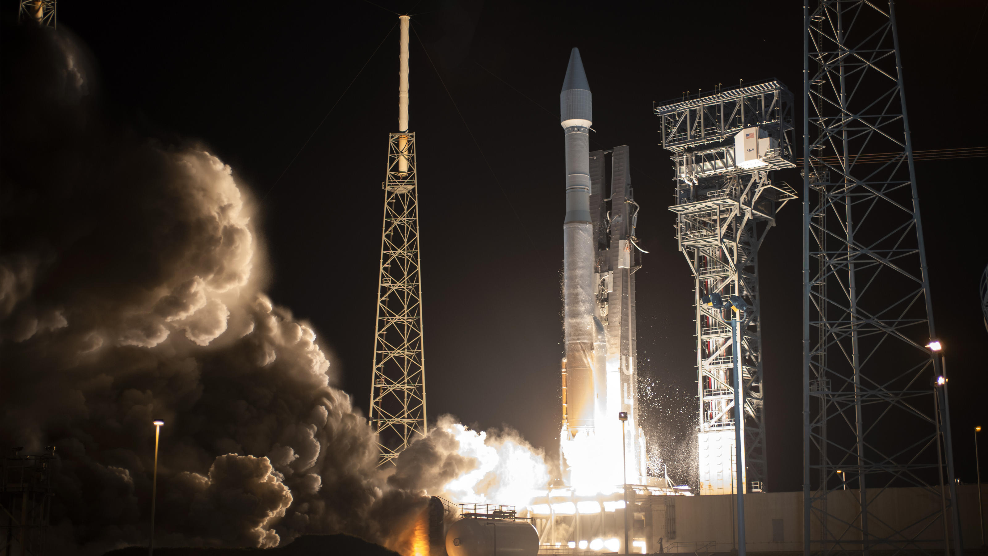 Solar Orbiter entdeckt: Sorgen Lagerfeuer auf der Sonne für die hohen Temperaturen? Bereits im Februar 2021 startete der Solar Orbiter von Cape Canaveral (USA) aus.
