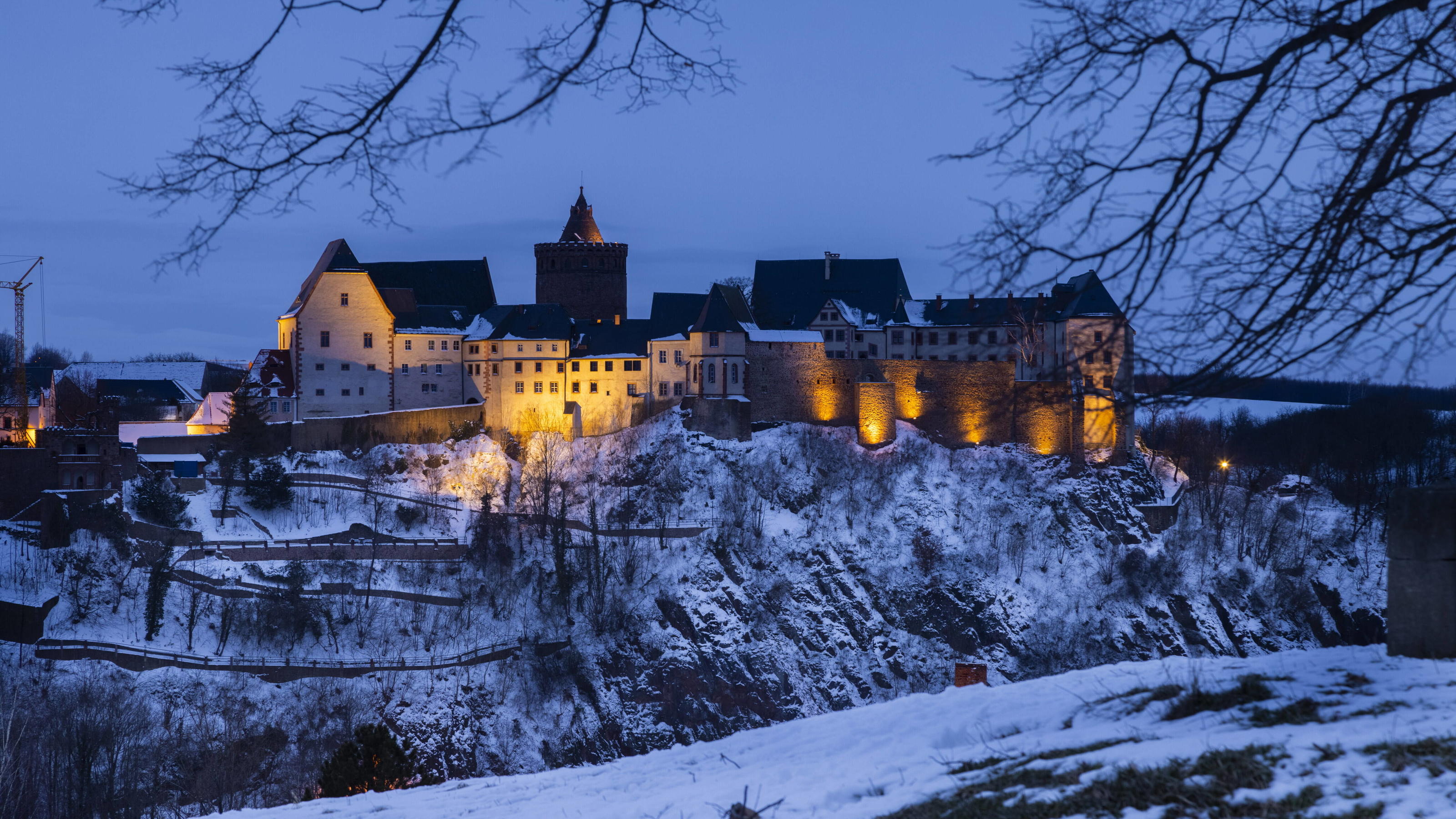 7-Tage-Wettertrend: Frost mit Frust - Der Frühling kriegt einen Dämpfer Die Burg Mildenstein in Leisnig (Sachsen) zur blauen Stunde im Winter.