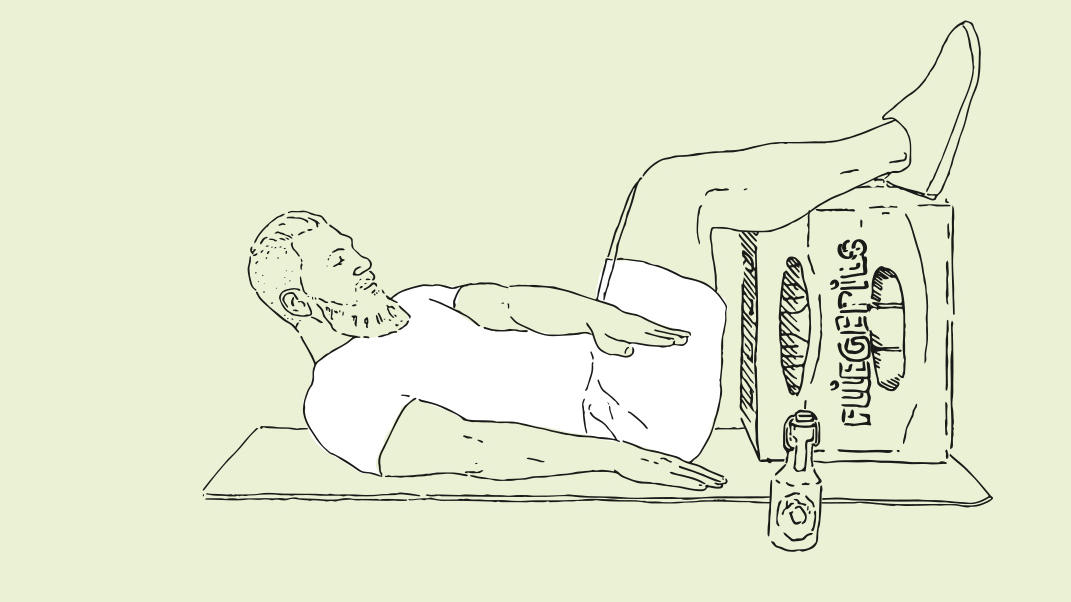 Rückenschmerzen adé mit Bierkiste und Beckenbodentraining: Tipps von Revierdoc Matthias Manke Bauchmuskelübung von Revierdoc Matthias Manke