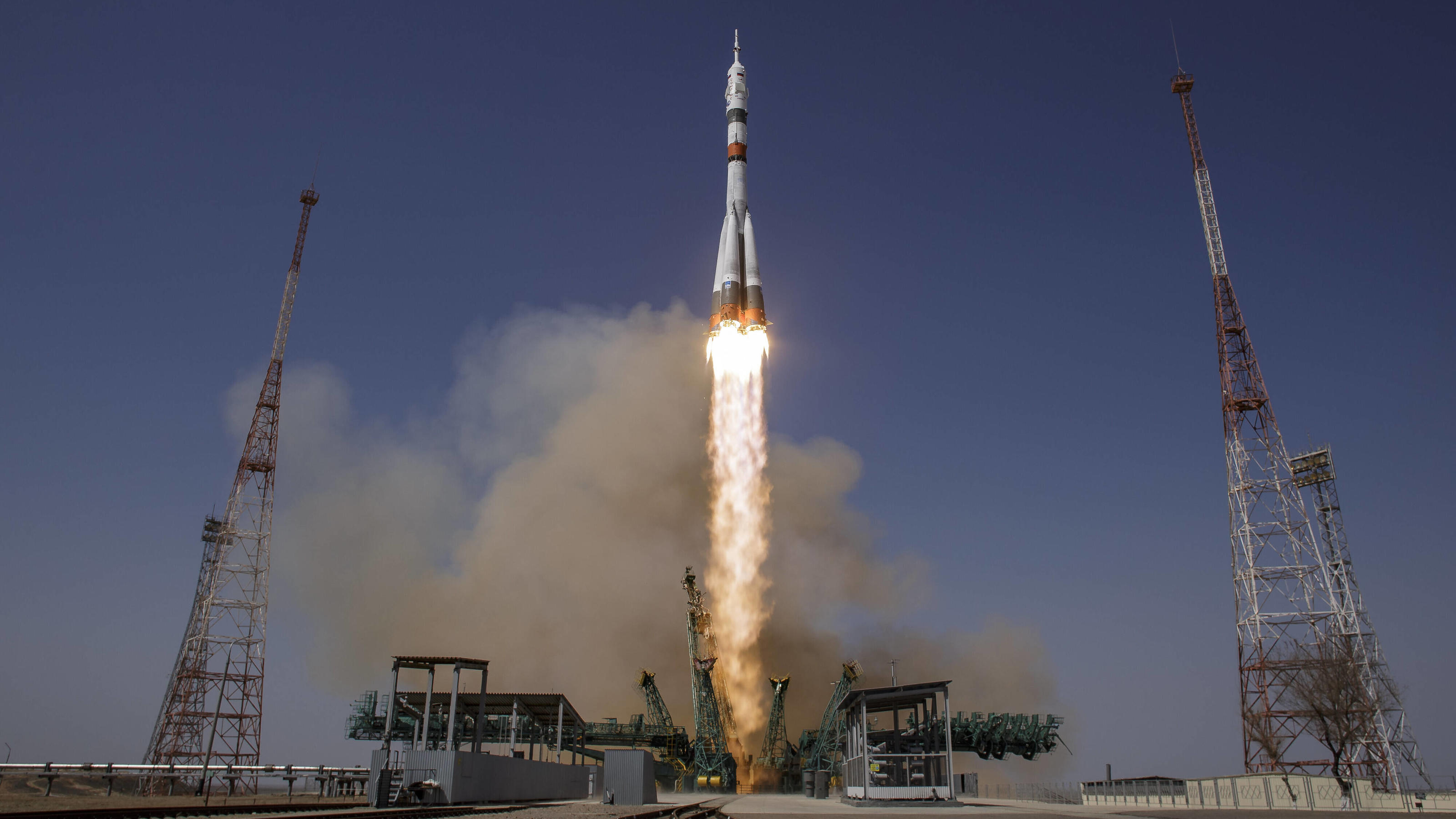 Leben auf dem Mars: Mars-Rover „Perseverance“ extrahiert erstmals Sauerstoff The Soyuz MS-18 rocket is launched with Expedition 65 NASA astronaut Mark Vande Hei with Roscosmos cosmonauts Pyotr Dubrov and Oleg Novitskiy, Friday, April 9, 2021, at the Baikonur Cosmodrome in Kazakhstan. NASA PUBLICATIONxINxGERxSUIxAUTxHUNxONLY