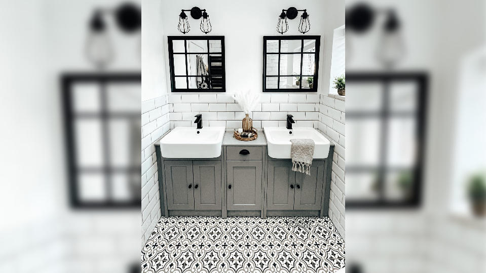Über 900 Euro gespart: Diese DIY-Renovierung ist der Hammer Renoviertes Badezimmer im Boho-Stil