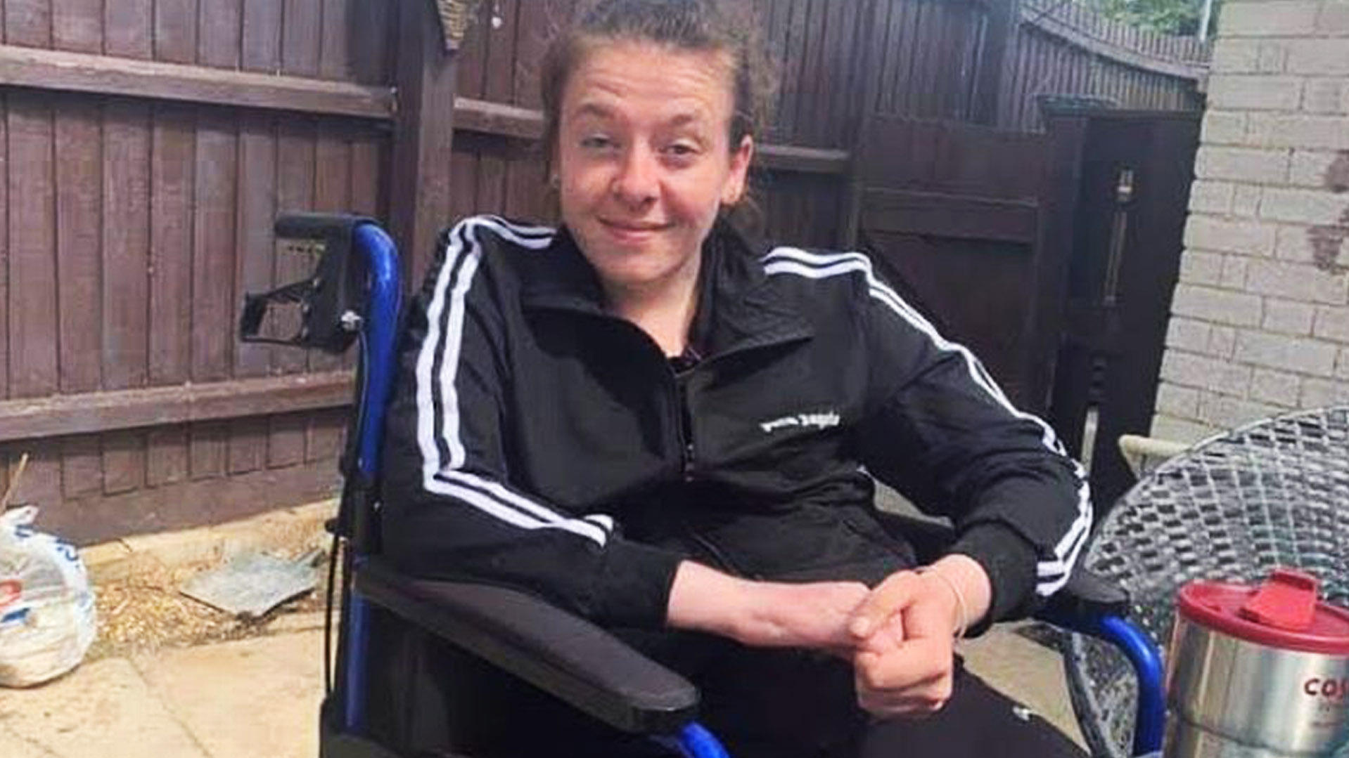Familie aus Cambridge kämpft um Chantelle Die 23-jährige Britin muss nach einer halbseitigen Lähmung das Laufen und Sprechen neu lernen.
