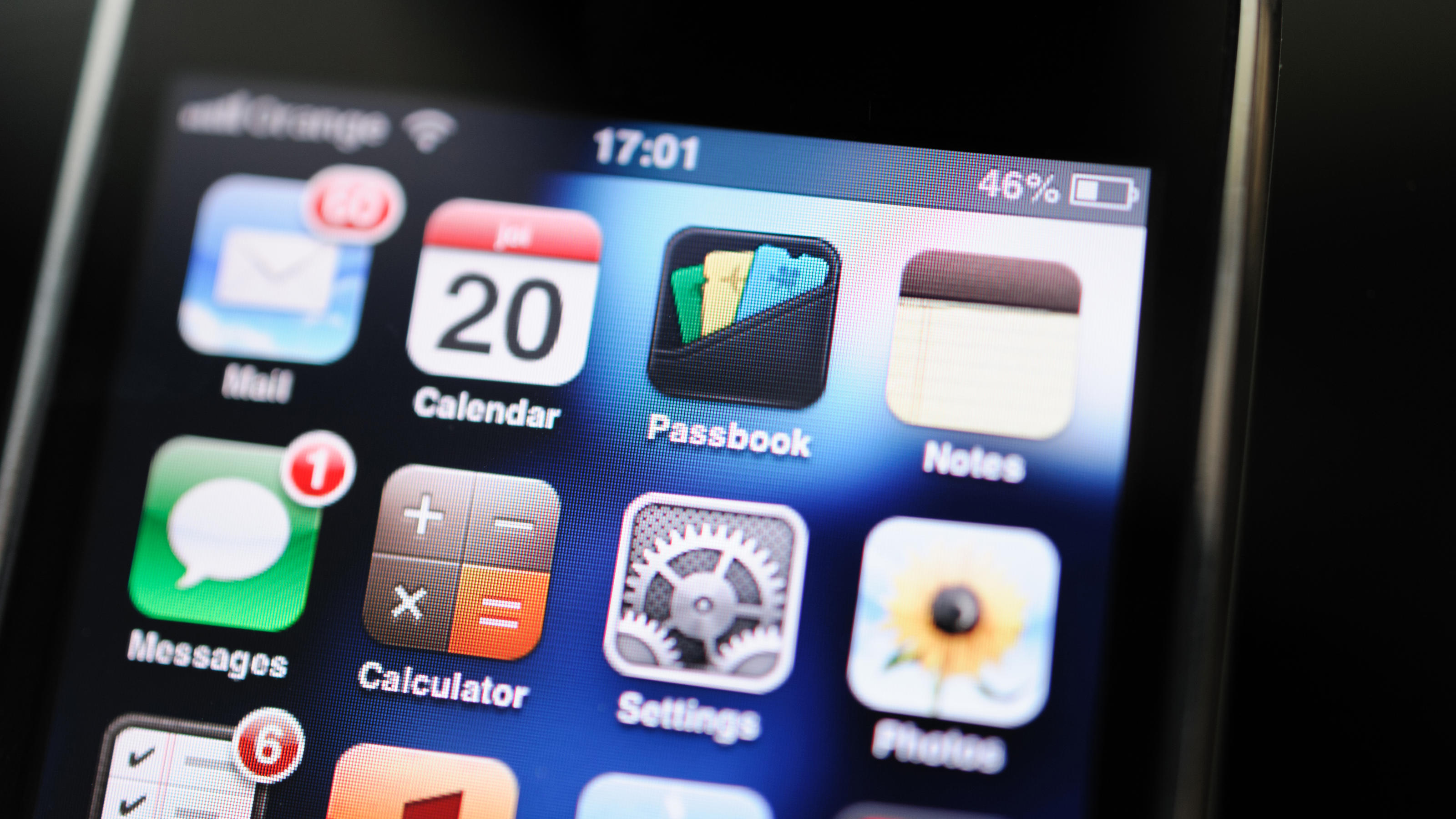 Diese Uralt-Handys sind heute verdammt viel wert Ein altes iPhone mit altem Design.