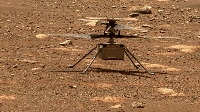 Mini-Helikopter kämpft mit neuen Bedingungen auf dem Mars Mars-Hubschrauber knipst Hügel - und muss Rotoren schneller drehe