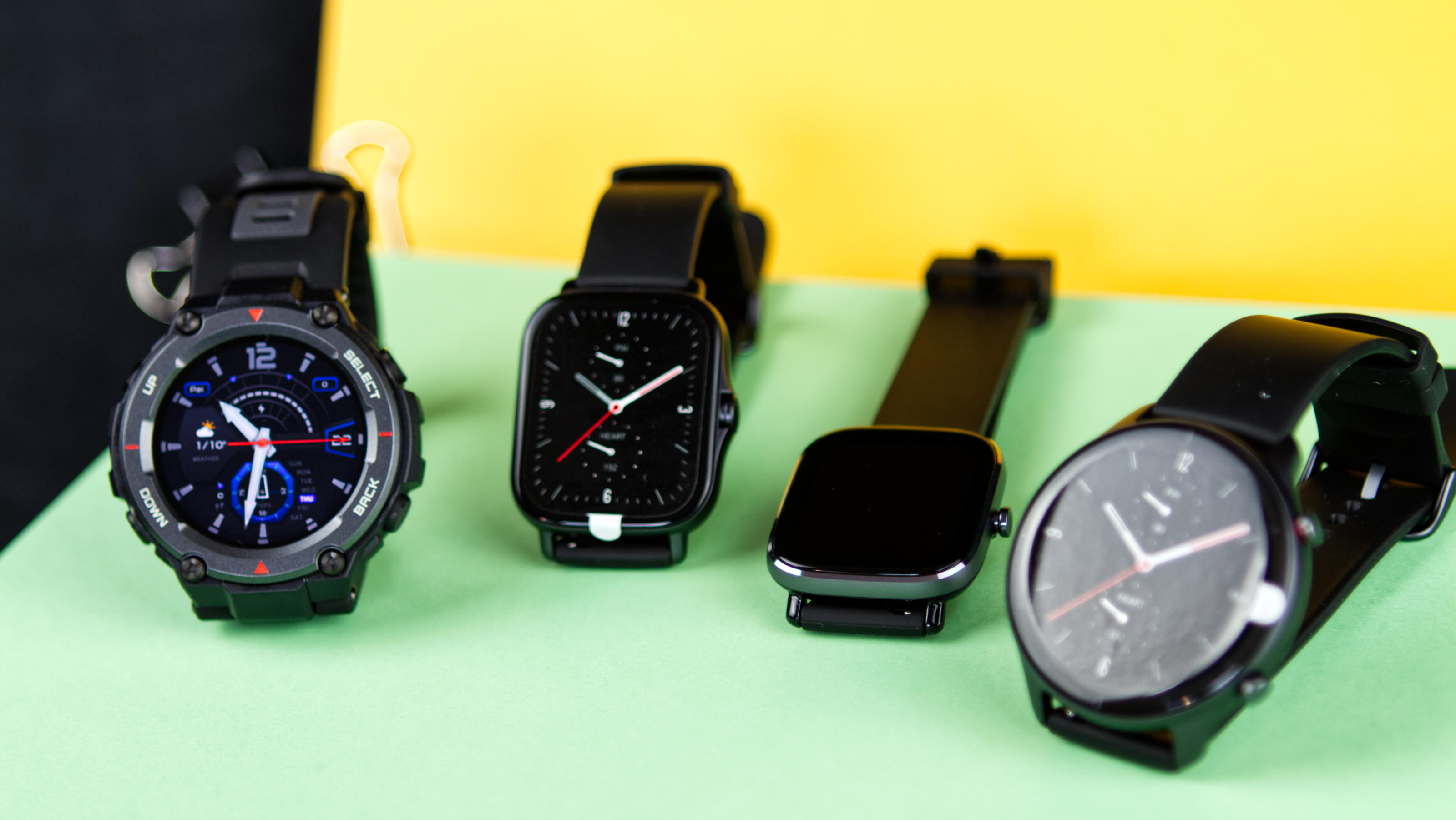 Amazfit-Fitness-Uhren im Test: Was bringen die Teile im Alltag? Amazfit-Gruppe-1-Rabe.jpg