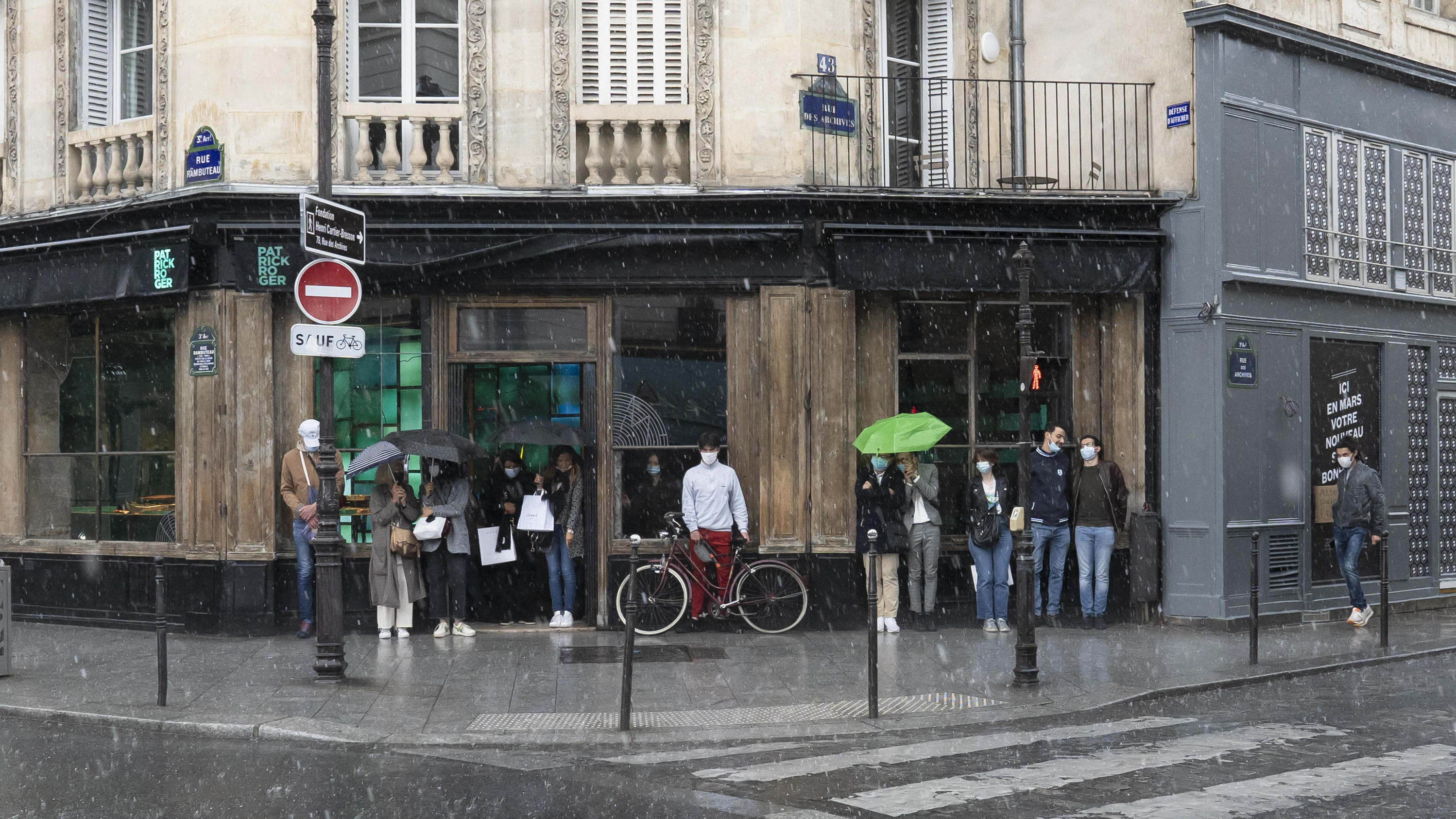 Unwetter mit bis zu 200 Litern Regen in Frankreich Regen in Paris