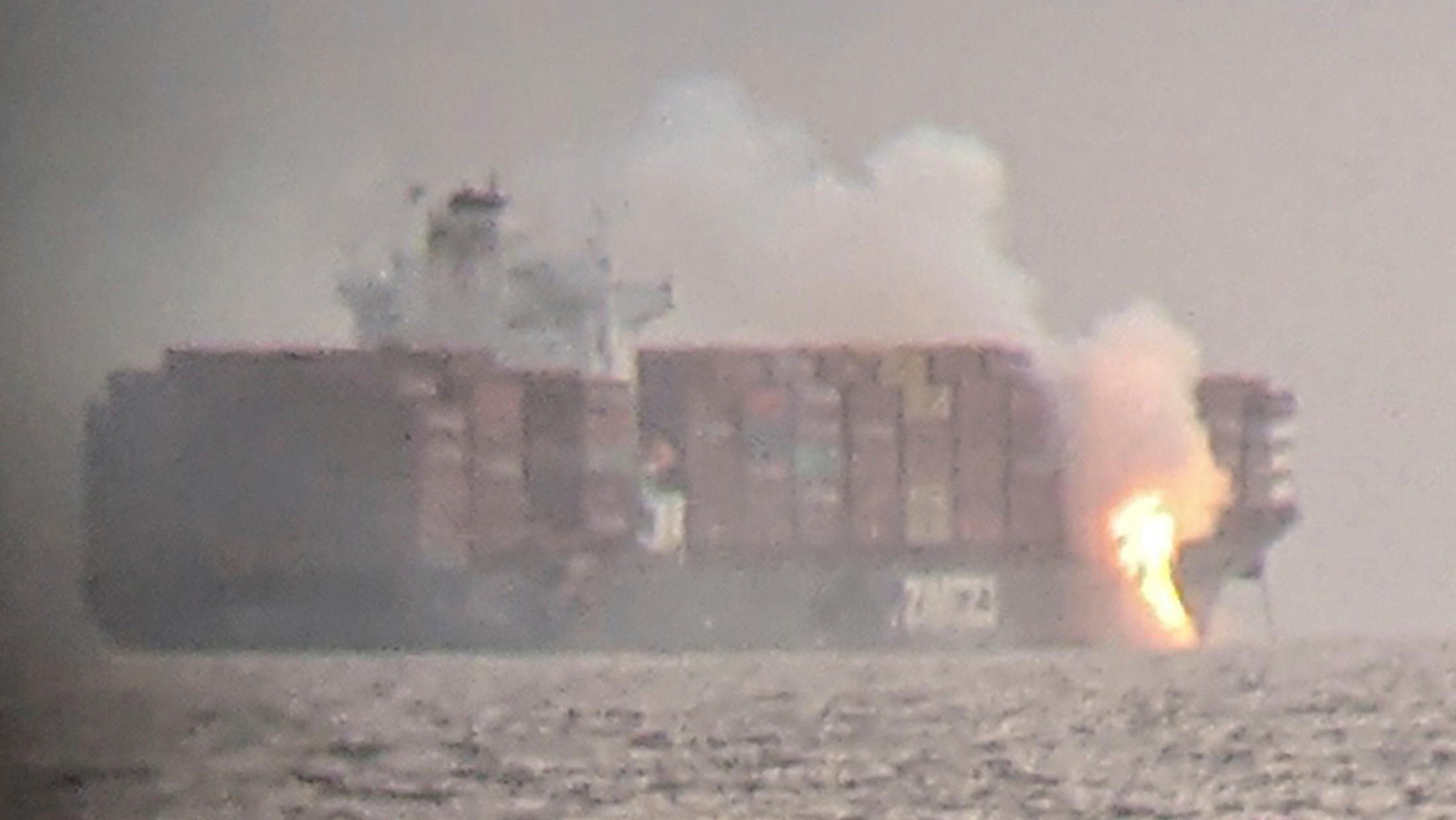 Containerschiff vor Kanadas Pazifikküste steht in Flammen Kanada Schiff Feuer