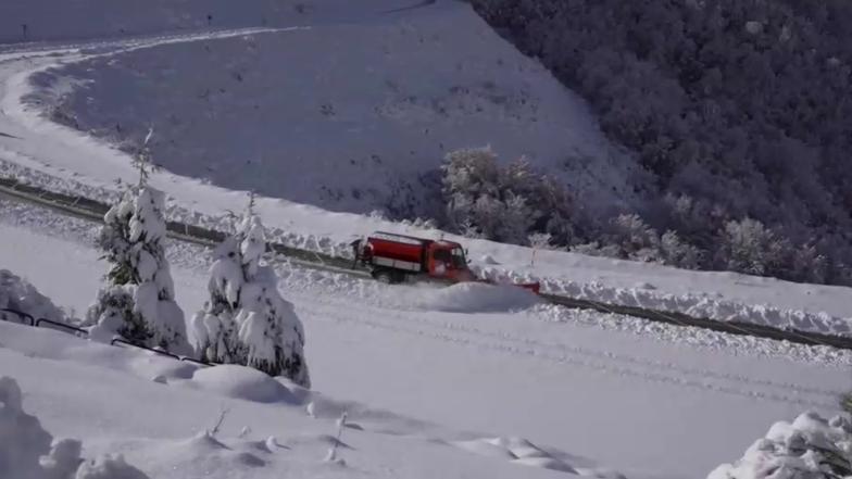 Im Video: In Spanien ist er da, der Winter 2021 - Kälte bringt frühen Winterspaß In Spanien gibt es aktuell schon den ersten Winterspaß der Saison 2021/22.