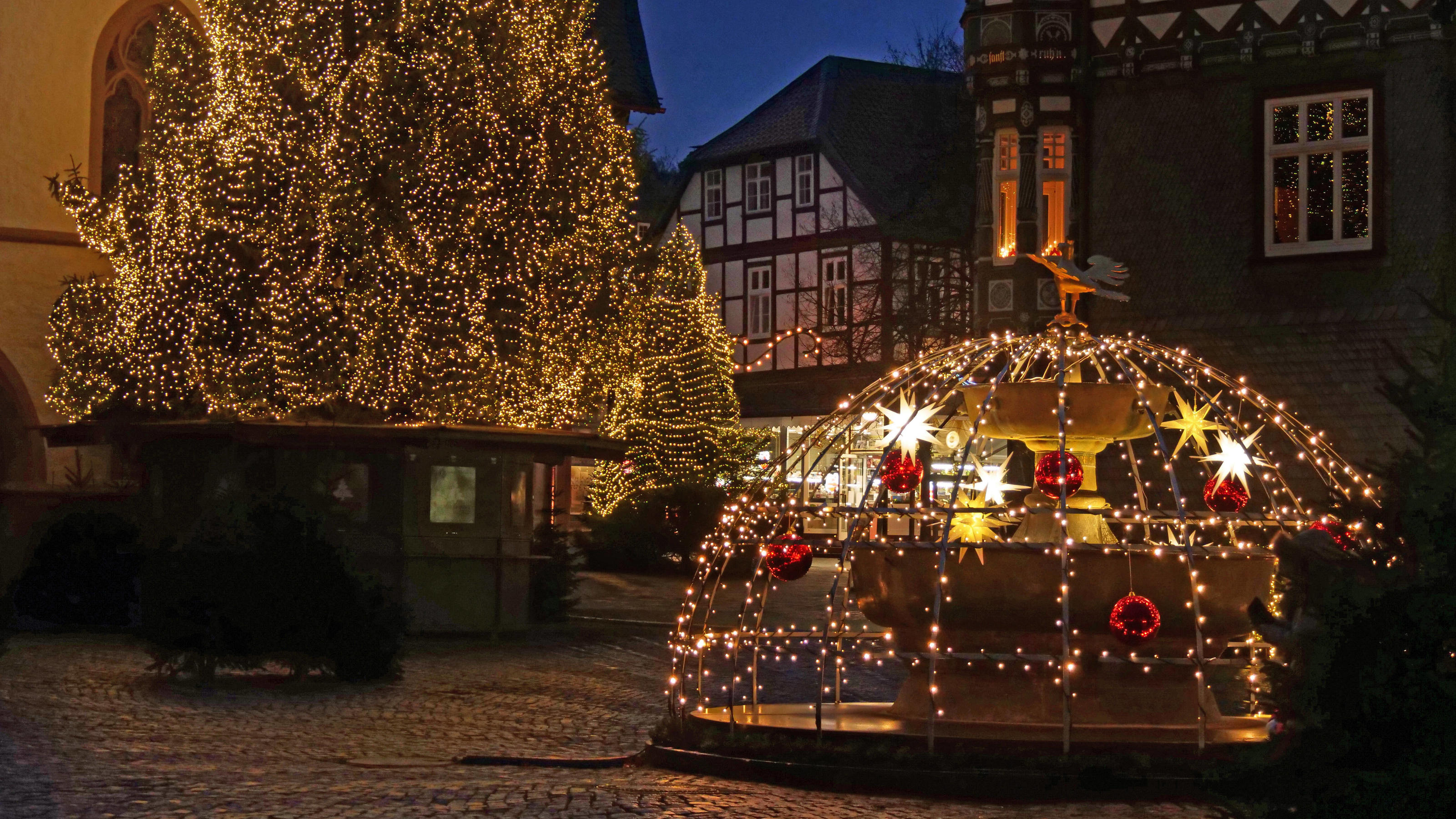 Hohe Energiekosten: So bleibt Weihnachten erschwinglich und gut für das Klima Eindrücke vom Weihnachtslichterspiel Herzensprojekt in Goslar am Harz