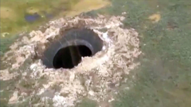 Mysteriöse Krater in Sibirien geben Rätsel auf Krater-in-Sibirien